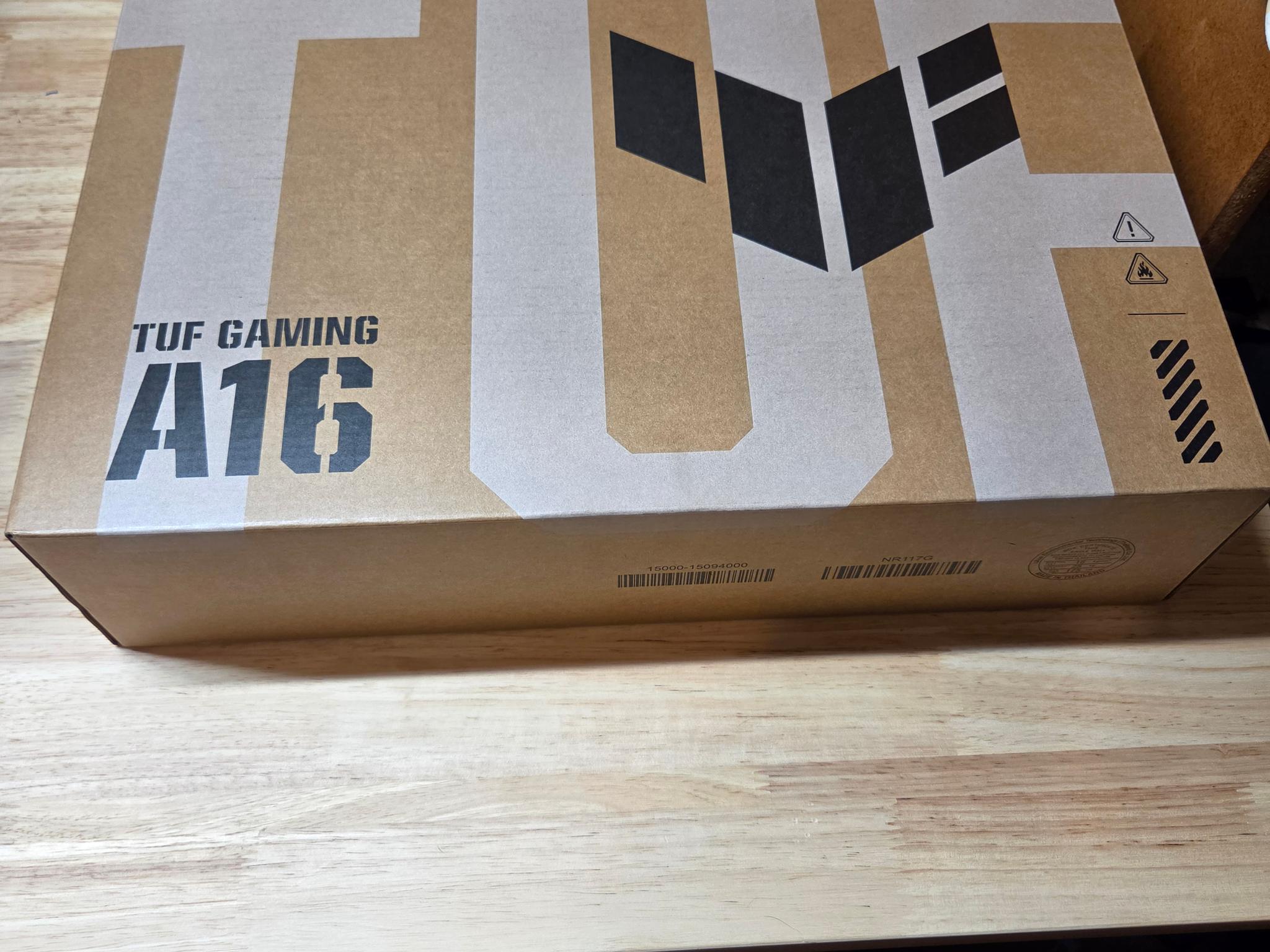 ASUS - TUF Gaming A16 16" 165Hz - AMD Ryzen 9 270 - 32GB RAM - NVIDIA GeForce RTX 5070  2TB SSD