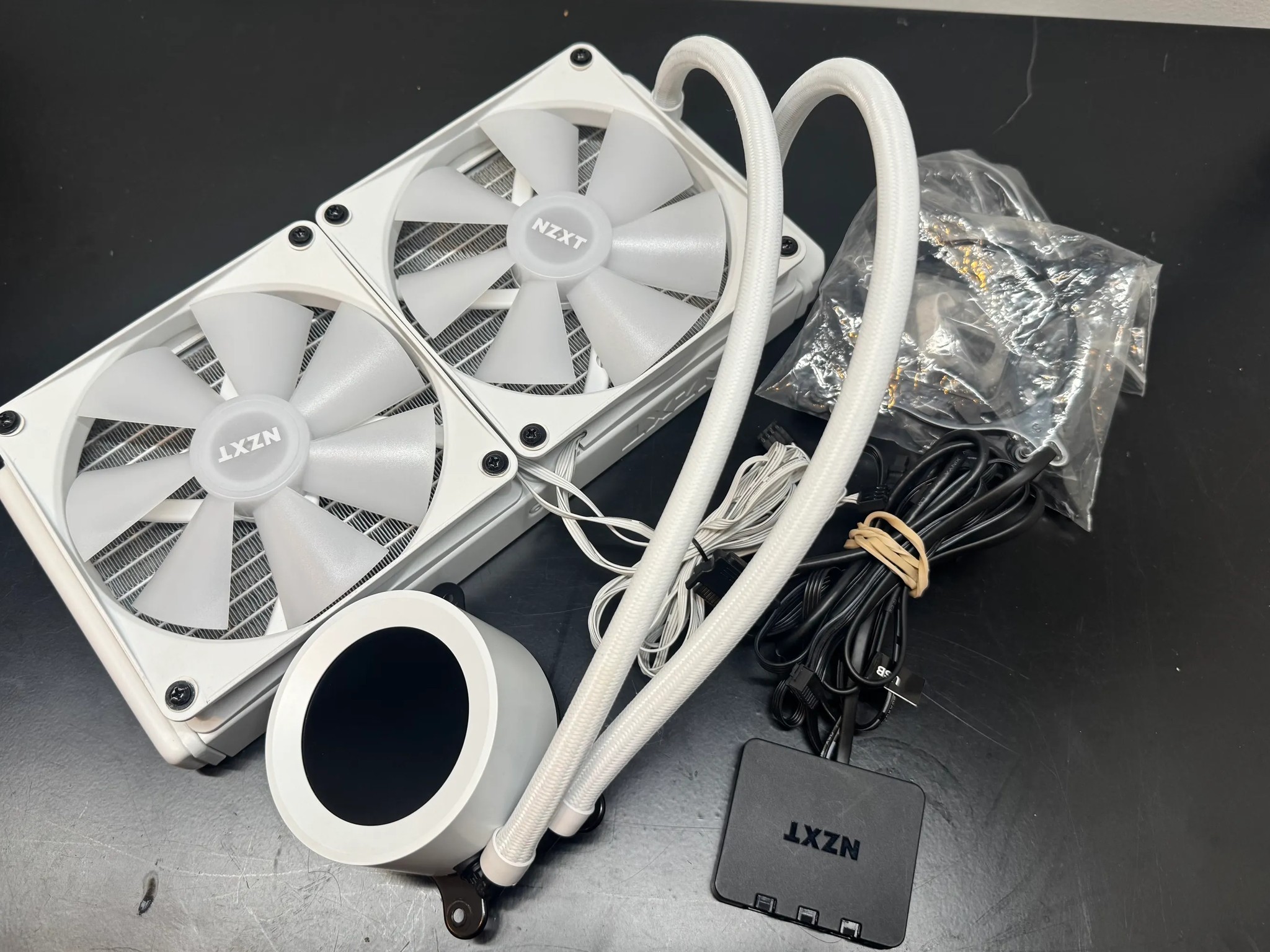 NZXT Kraken Elite 280 WHITE RGB WITH CONTROLLER