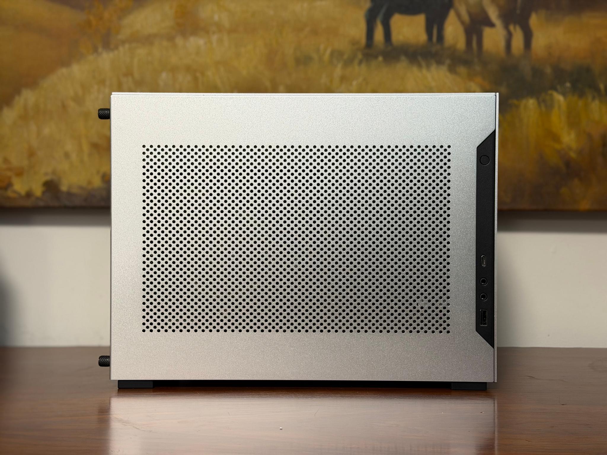 Custom SFF 9900X / 9070XT