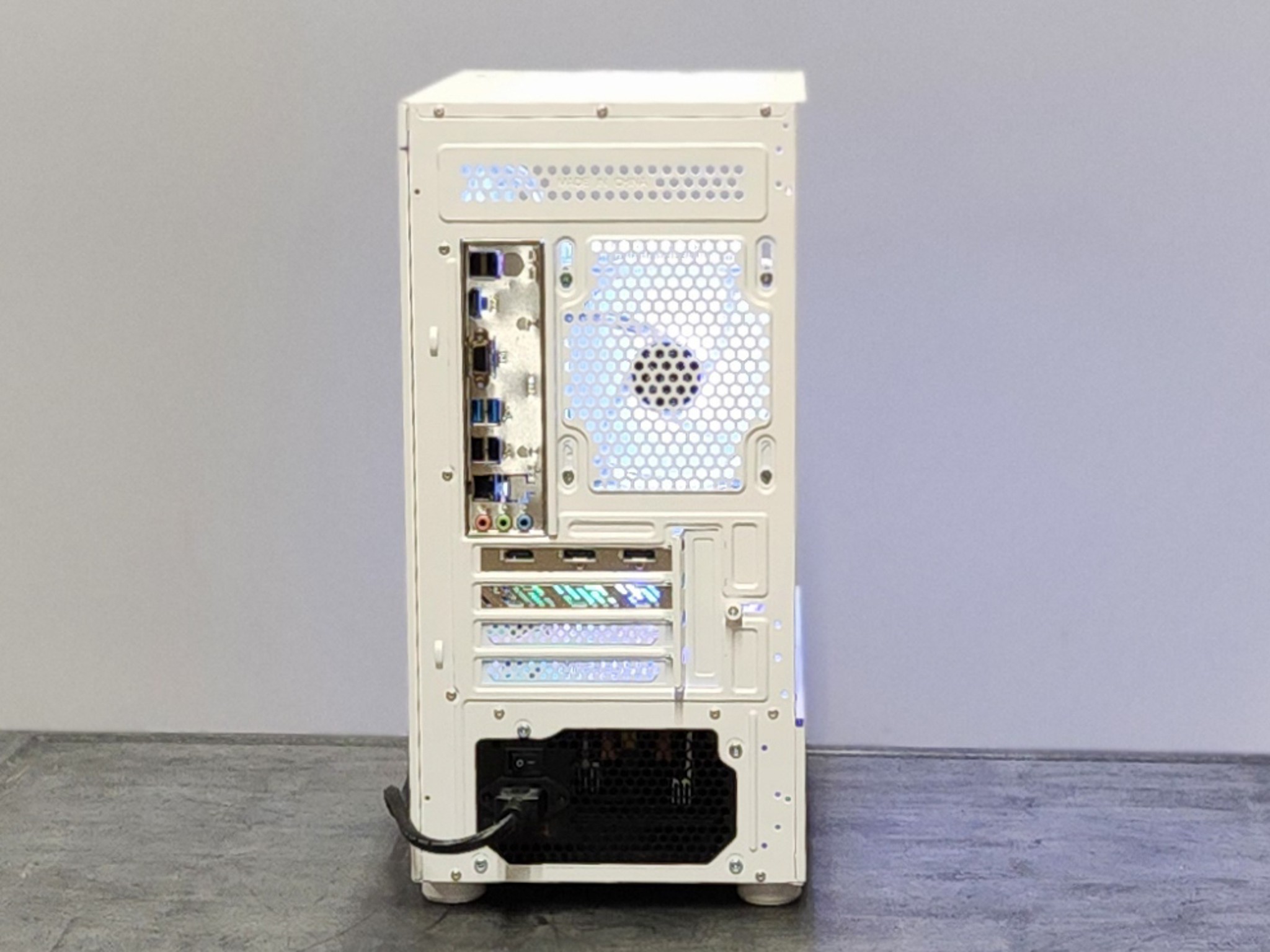 RX 9060 XT 16GB | All White Custom Gaming PC | Ryzen 5 5500X3D | 32GB DDR4 | 1TB SSD | Win 11 Pro