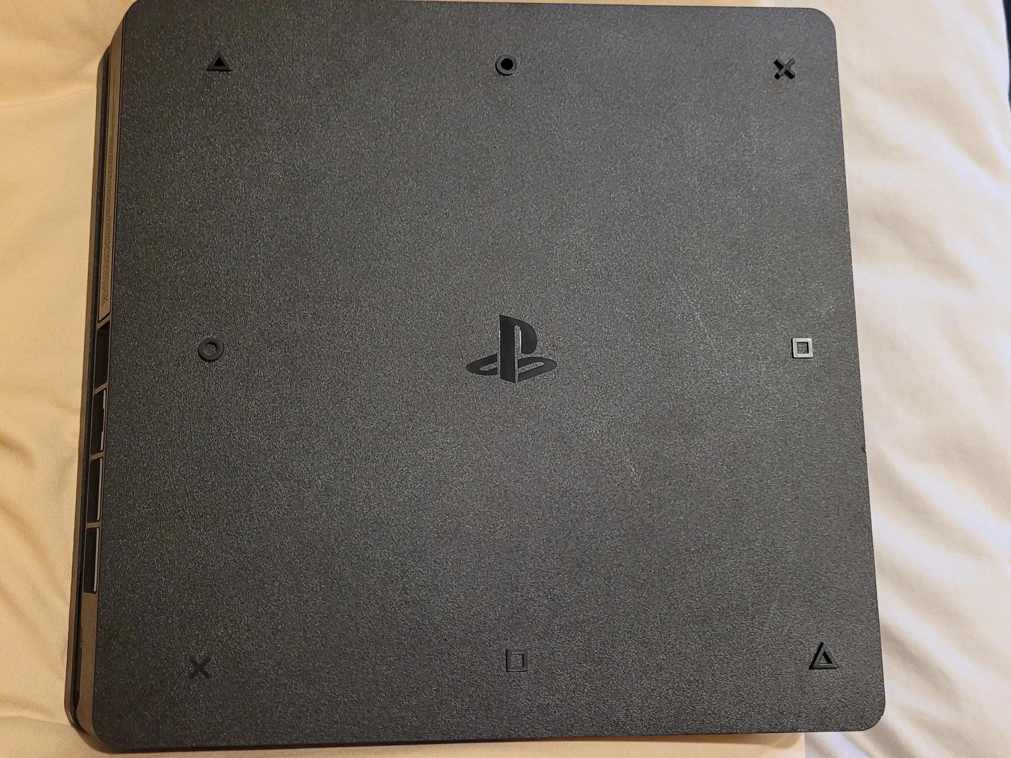 PlayStation 4 Slim Black 1TB Console