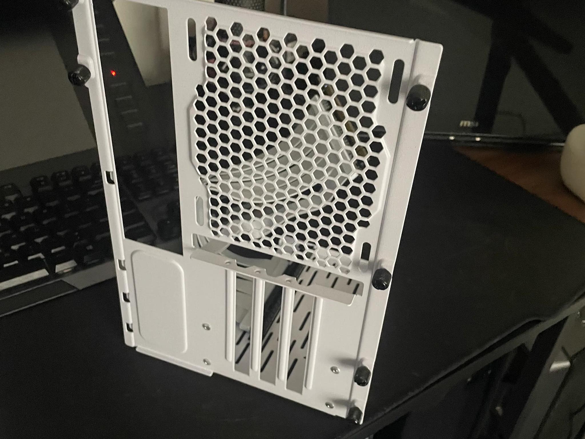Lian li O11 dynamic mini white vertical GPU mount