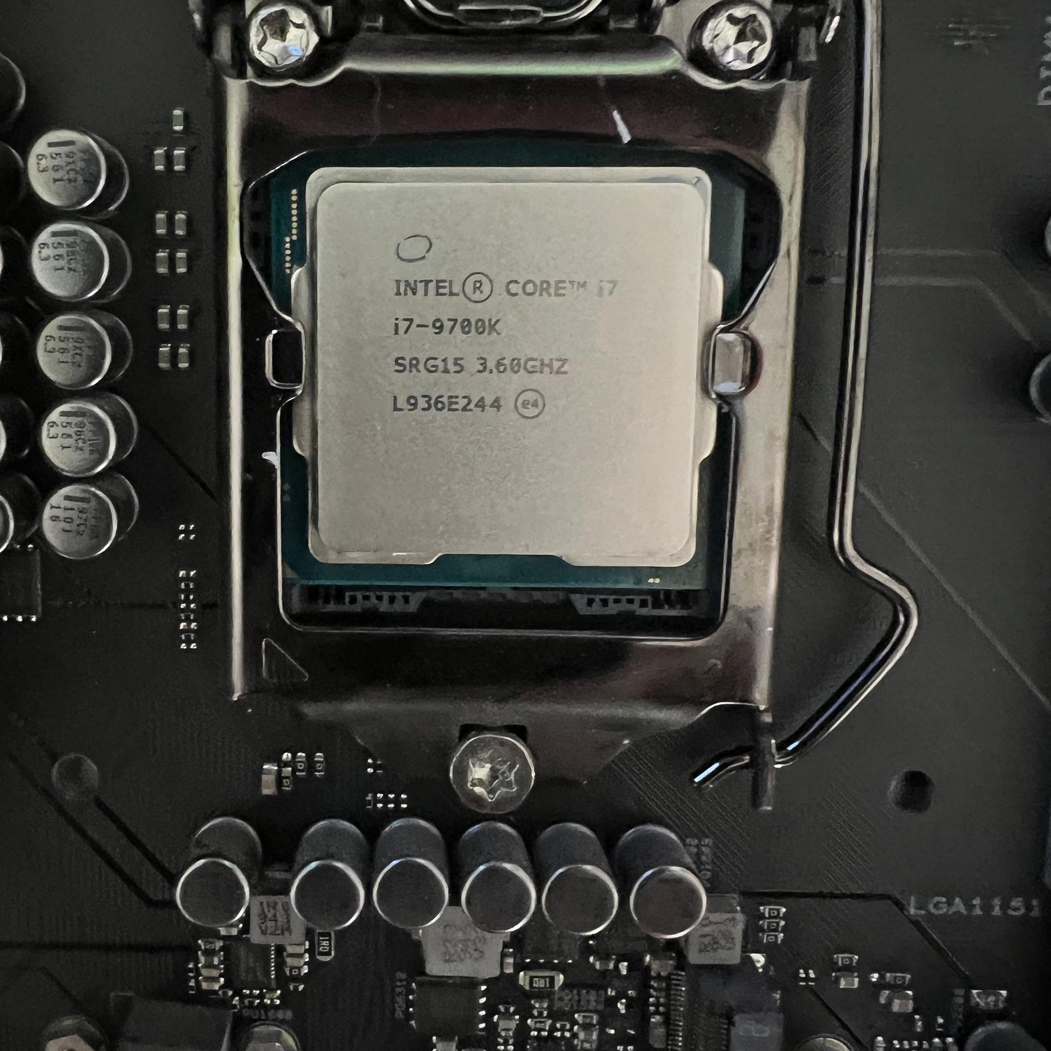 i7 9700k WITH Asus Hero XI full ATX Combo