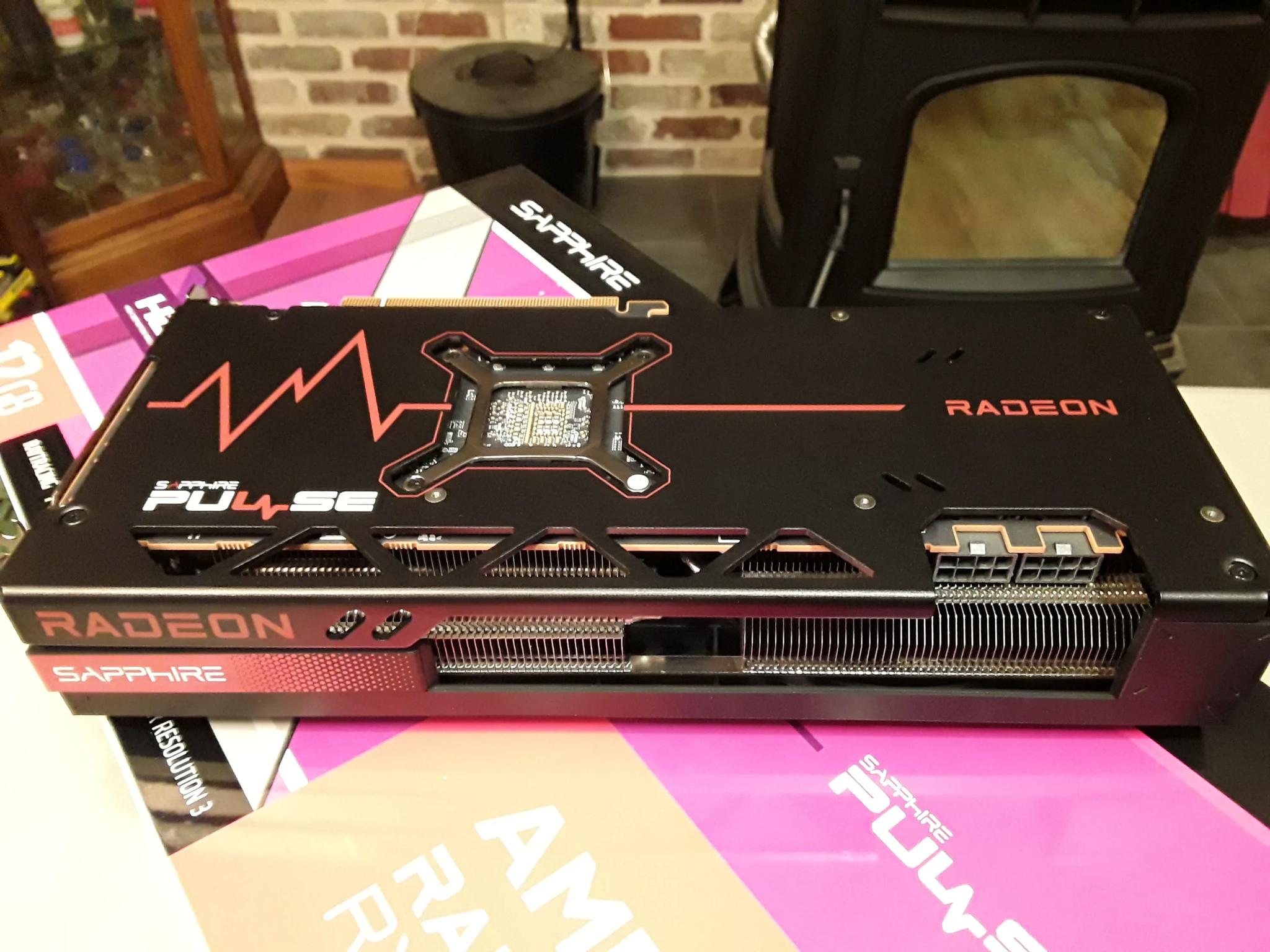 Sapphire Pulse RX 7700XT 12GB - Like New