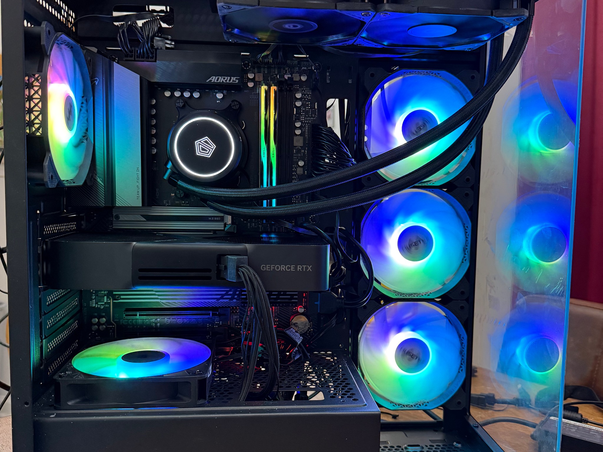 GeForce RTX 5070, AMD Ryzen 9 7950X3D