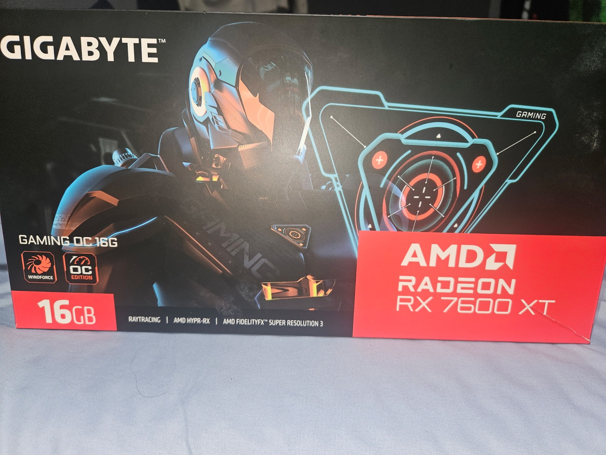 AMD Radeon RX 7600XT 16GB