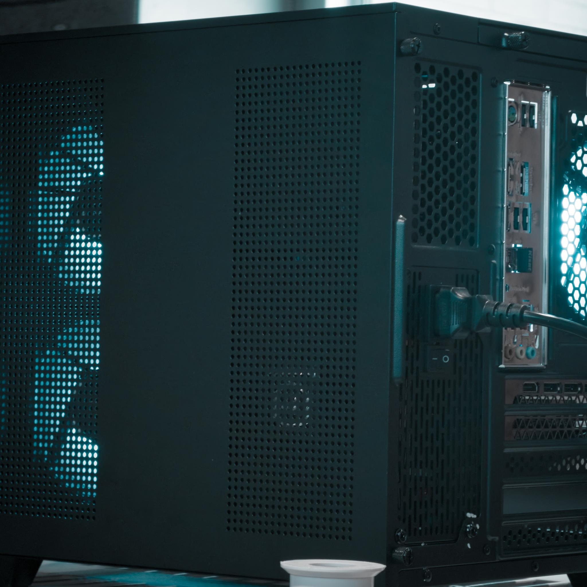 🔥 High-End Gaming PC – Ryzen 9 7950X | RTX 3080 Ti | 32GB DDR5 | RGB Fishtank 🔥