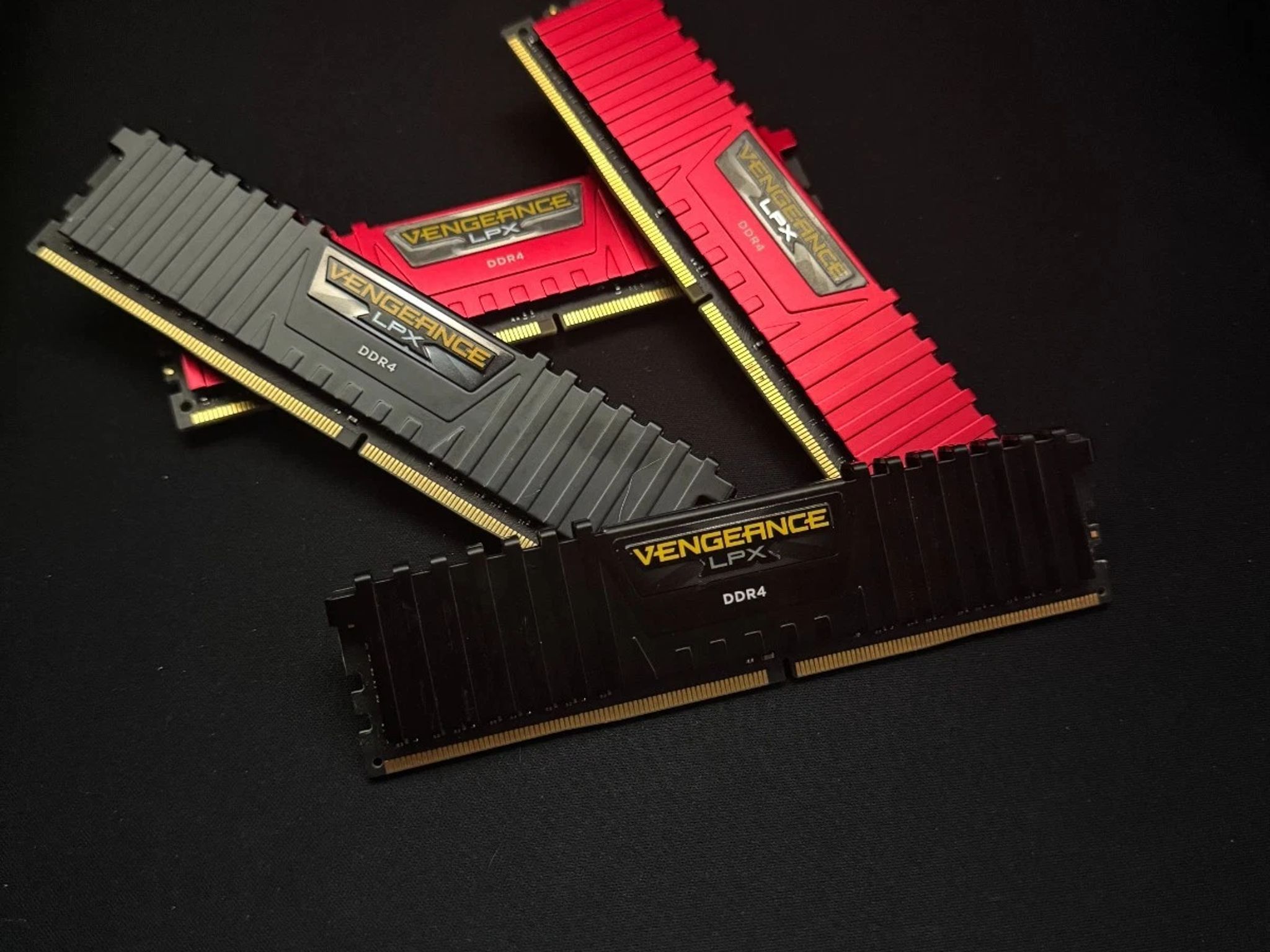 VENGEANCE® LPX 32GB (4 x 8GB) DDR4 DRAM 2400MHz C14 Memory Kit - Red & Black