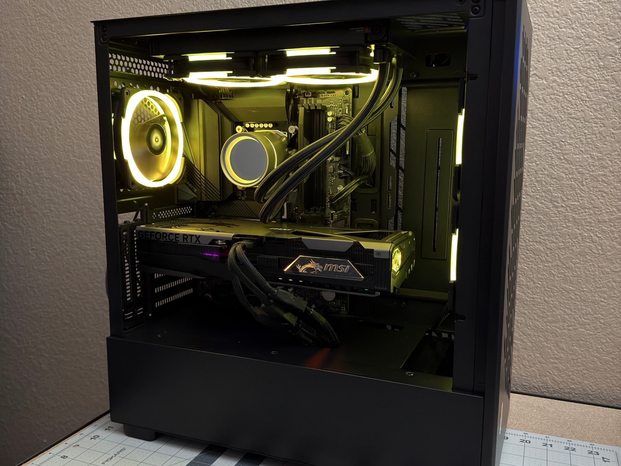 i7-13700KF | RTX 5070 | 32GB DDR5 | 3TB Gaming PC