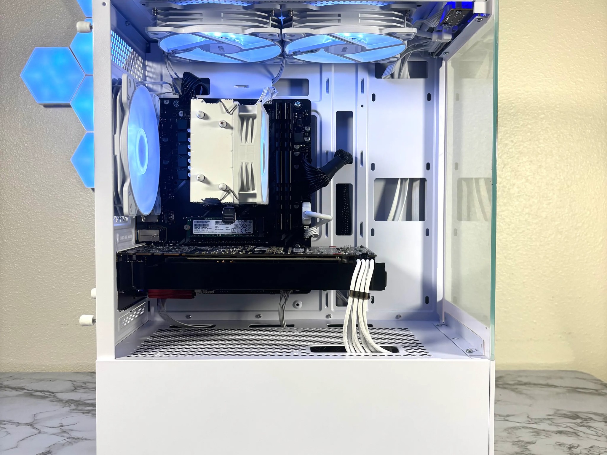 ⚪️⚪️ | Ryzen 5 2600 + GTX 1070 8GB | 16GB | WiFi INCLUDED