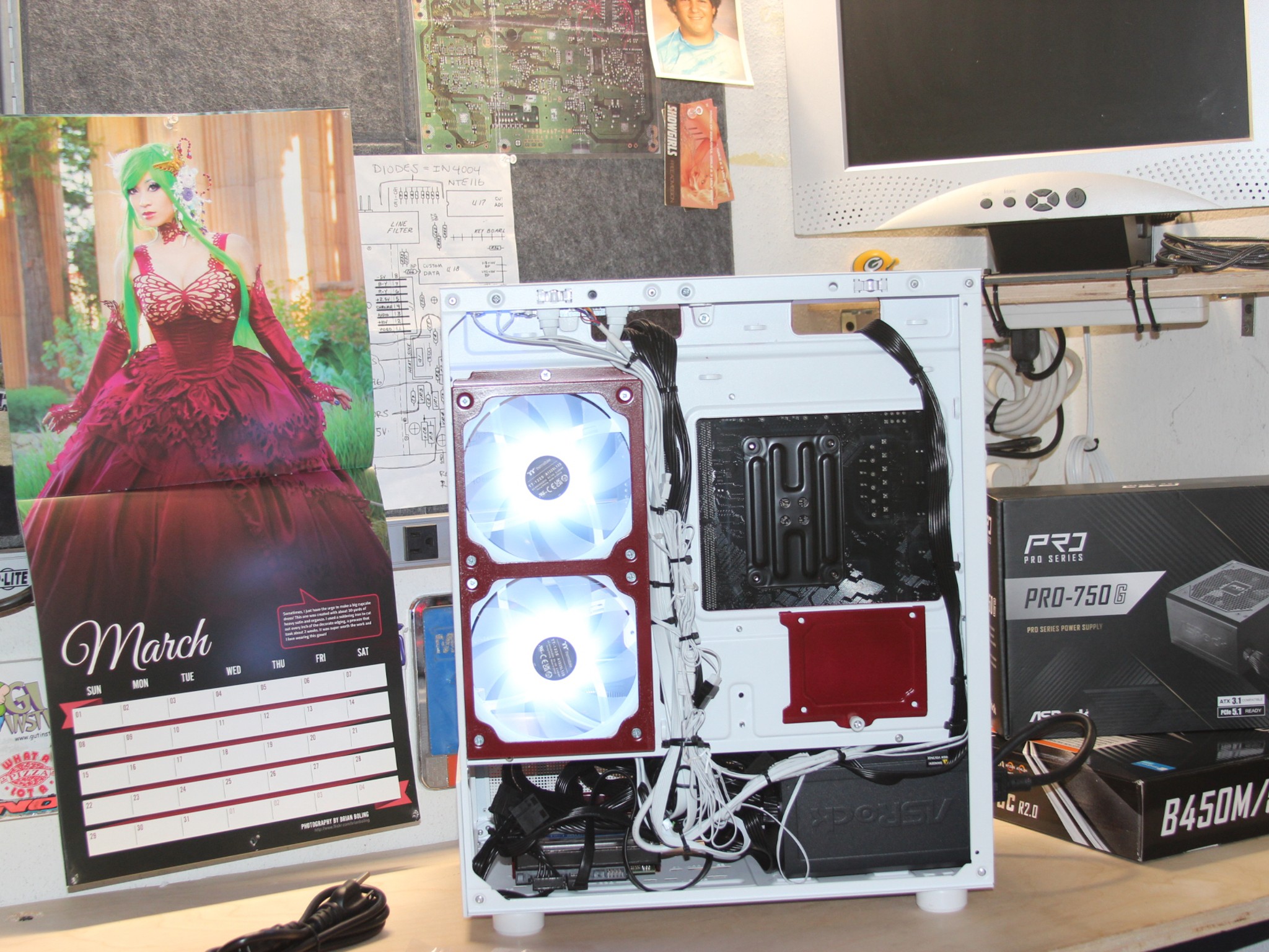 Red Velvet Edition – Custom Gaming PC | RTX 2070 Super | Ryzen 7 2700X | 2TB Storage | 16GB DDR4 |