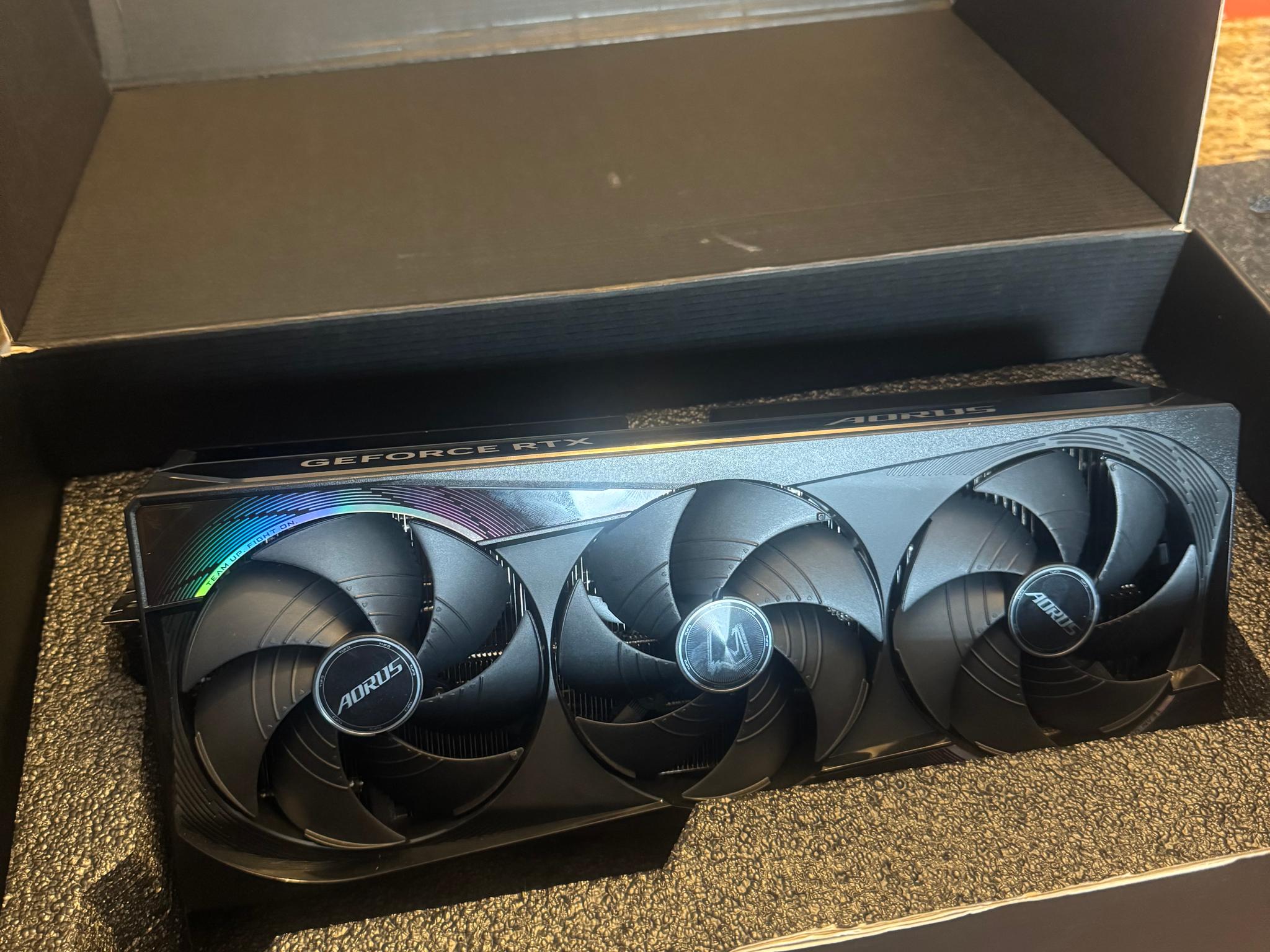 GIGABYTE AORUS GeForce RTX 5080 MASTER 16G - Image 2