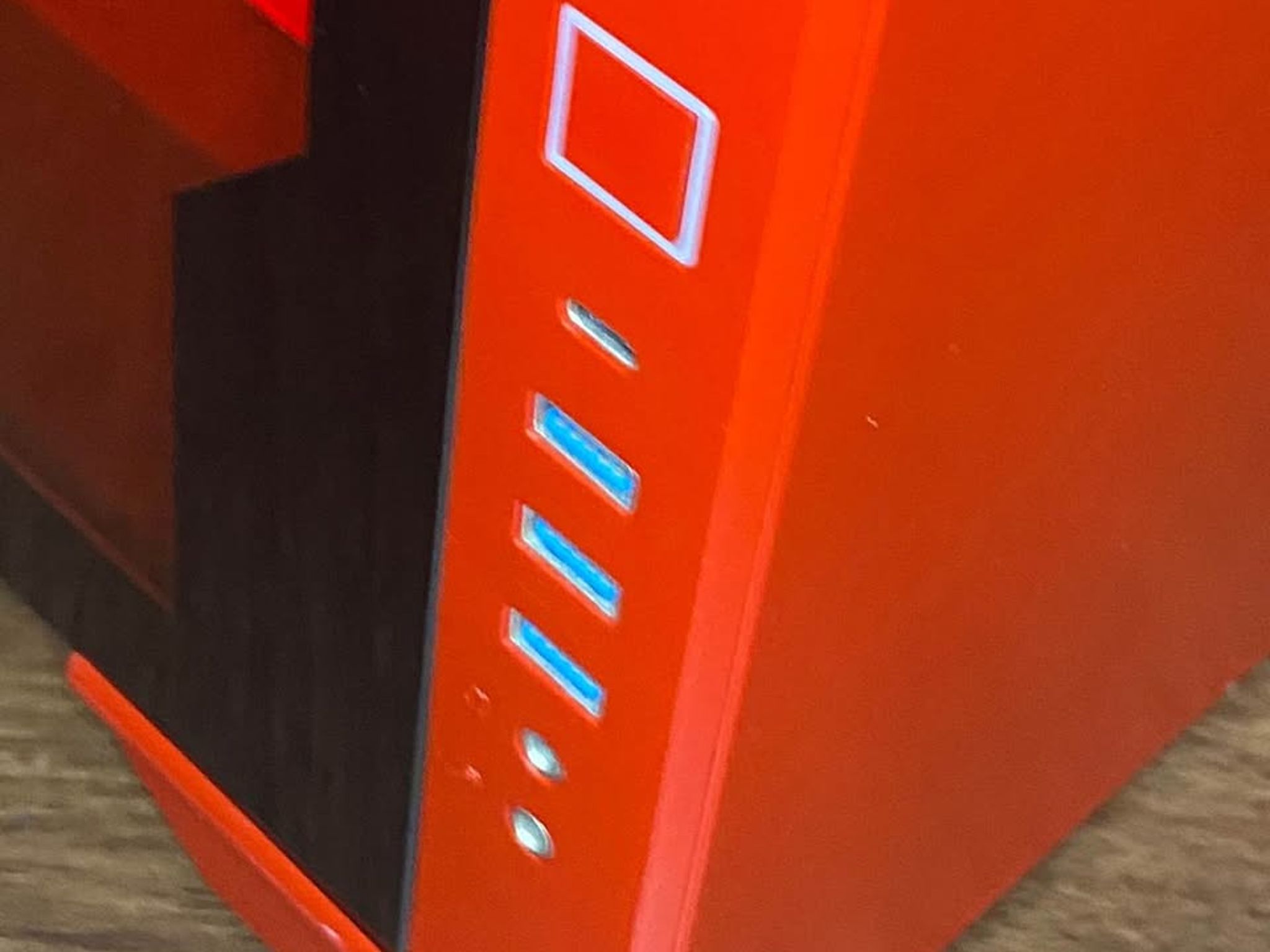Red Gaming PC (GTX 1660 Super + AMD Ryzen 7 2700X + 16GB DDR4 + HDD + SSD)