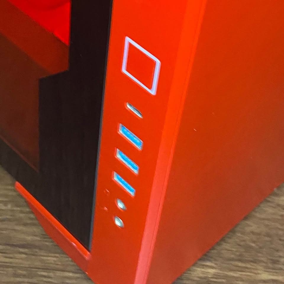 Red Gaming PC (GTX 1660 Super + AMD Ryzen 7 2700X + 16GB DDR4 + HDD + SSD)