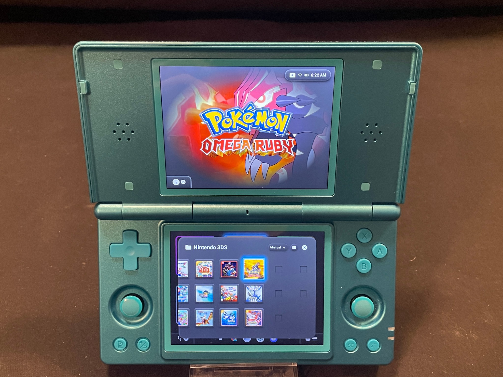 Clamshell Retro Game Console Handheld 128gb With Custom OS
