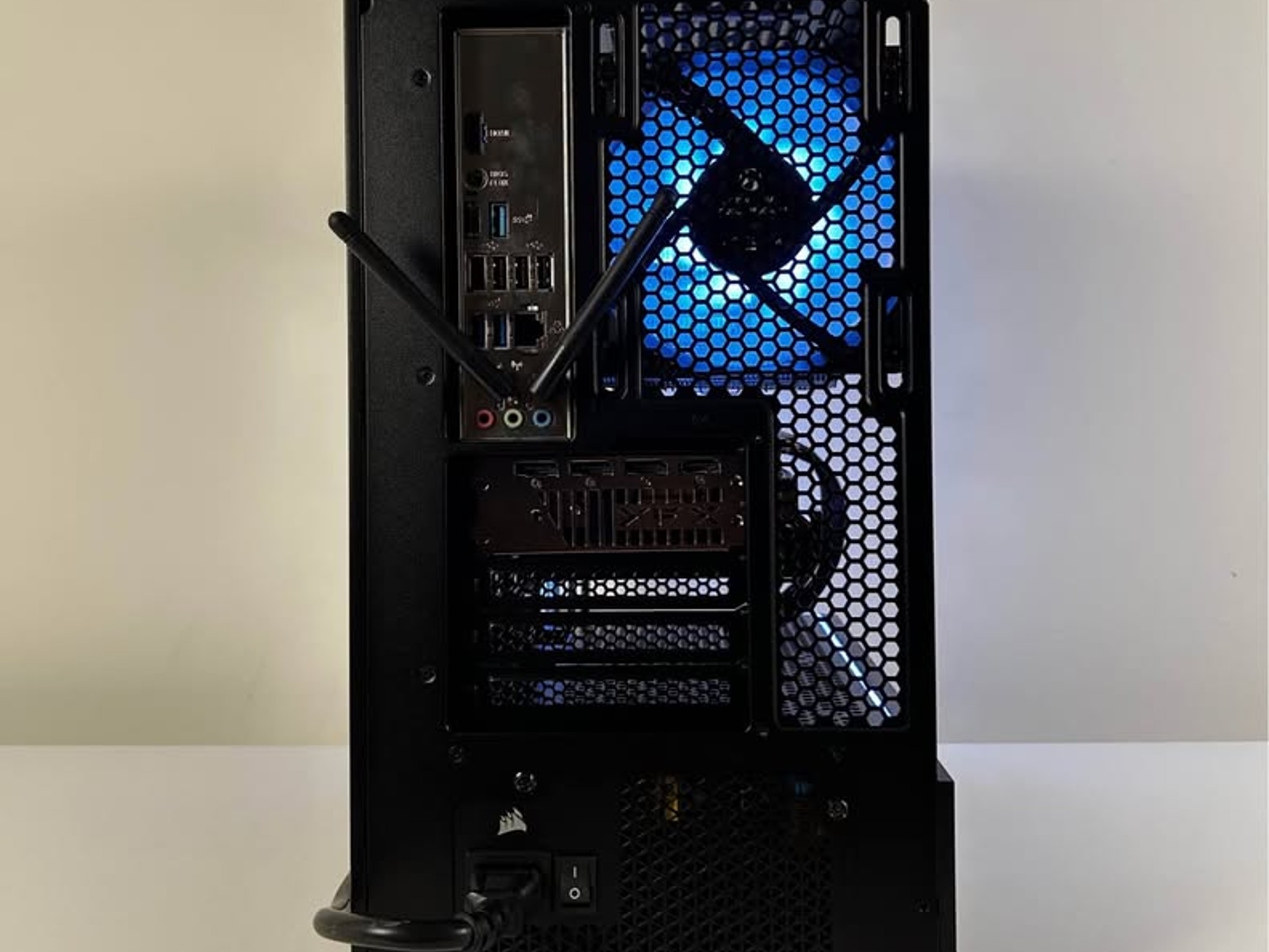 Ryzen 5 7600x, DDR5 32GB 6000Mhz, 2TB NVME, RX 6800 16GB Gaming PC