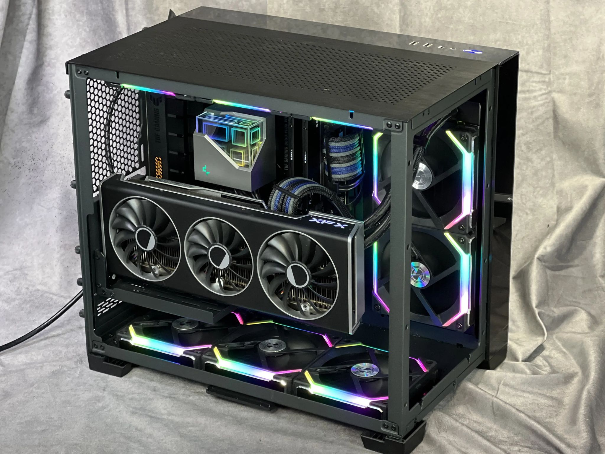 Custom Gaming PC - 7600X3D, 7800 XT, 32GB DDR5-6000, 1TB Gen 4 NVMe, full custom cables