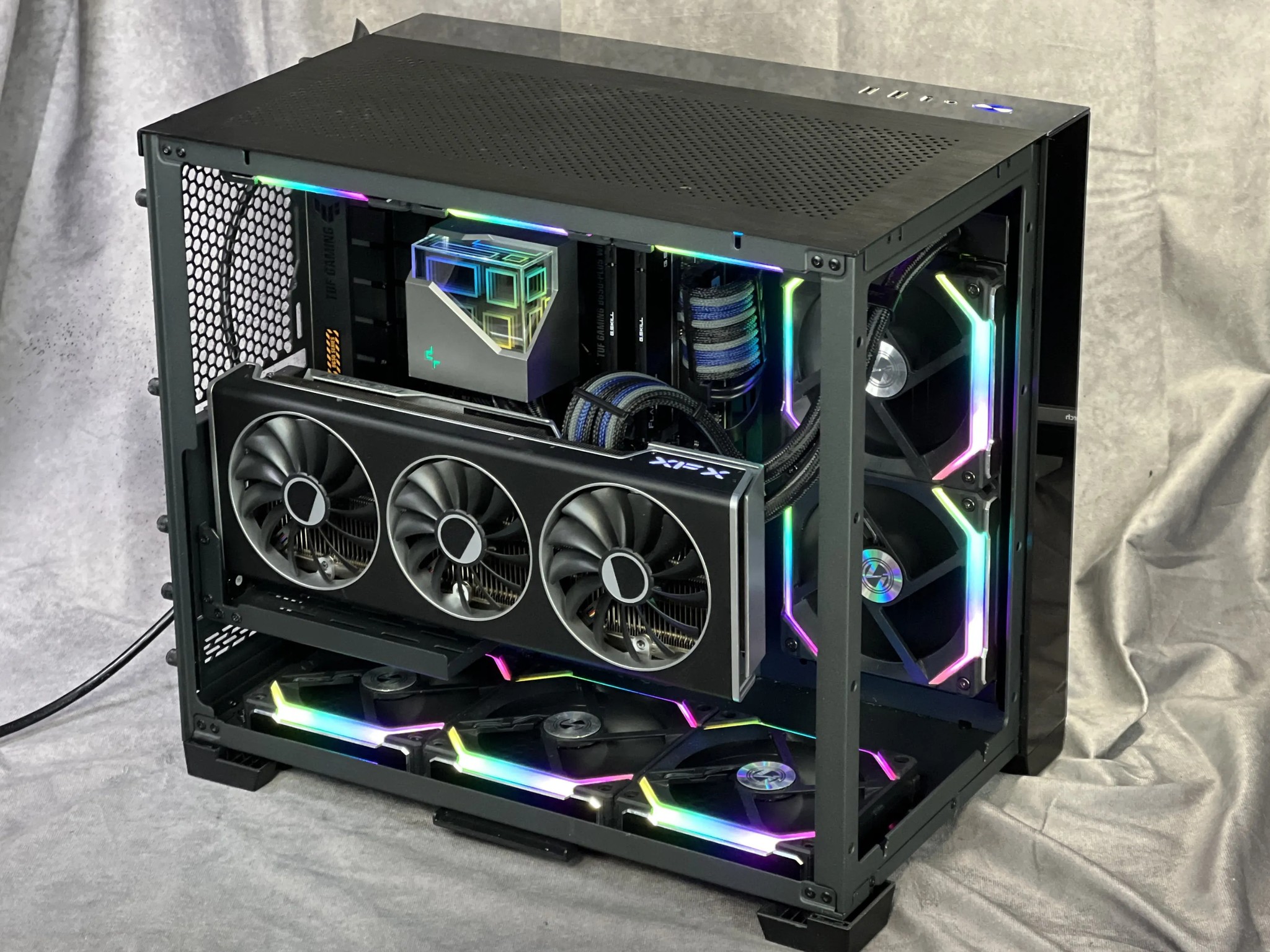 Custom Gaming PC - 7600X3D, 7800 XT, 32GB DDR5-6000, 1TB Gen 4 NVMe, full custom cables
