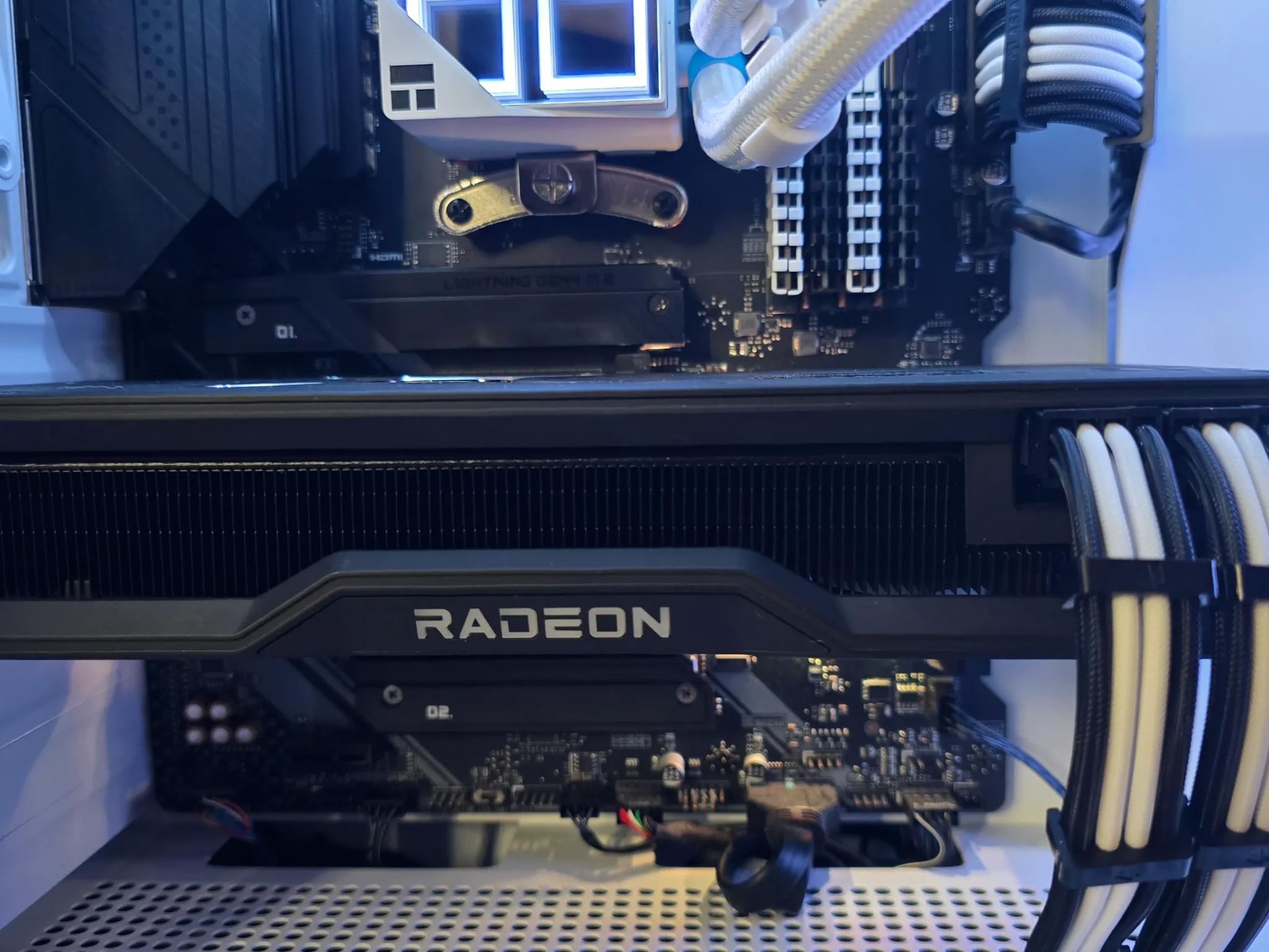 1440P BEAST 6800 XT / RYZEN 7 5800 X / 32 GB RAM / 1 TB SSD / WIFI