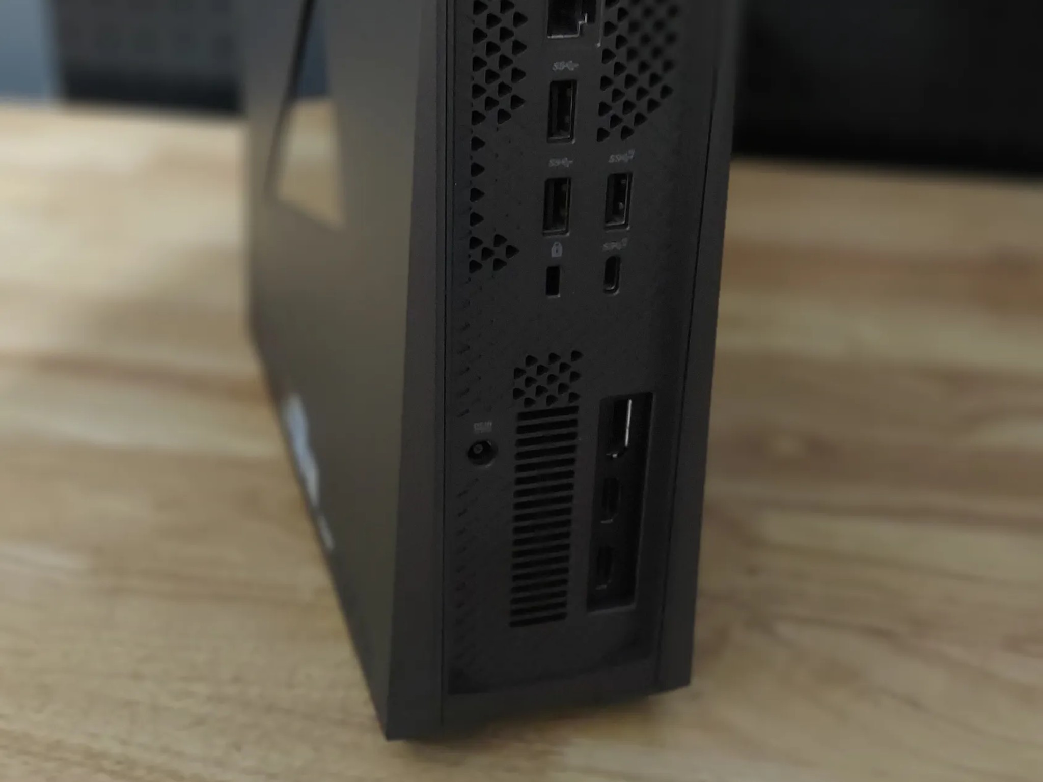 ASUS ROG GR8 II, GTX 1060, 32GB RAM, i7-7700