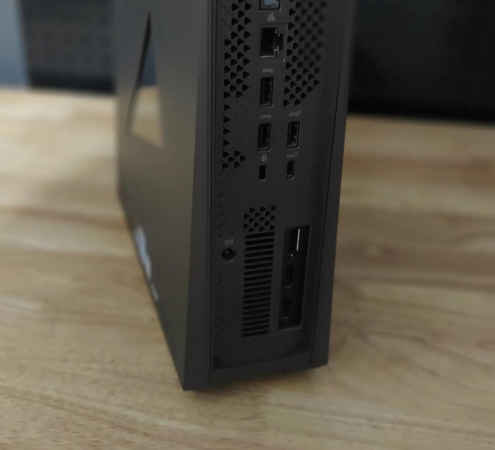 ASUS ROG GR8 II, GTX 1060, 32GB RAM, i7-7700