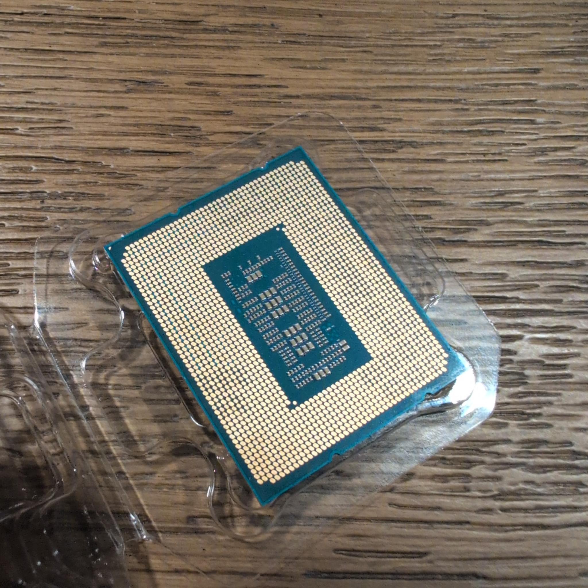 Intel Core i5-12400F - Used w/ original box