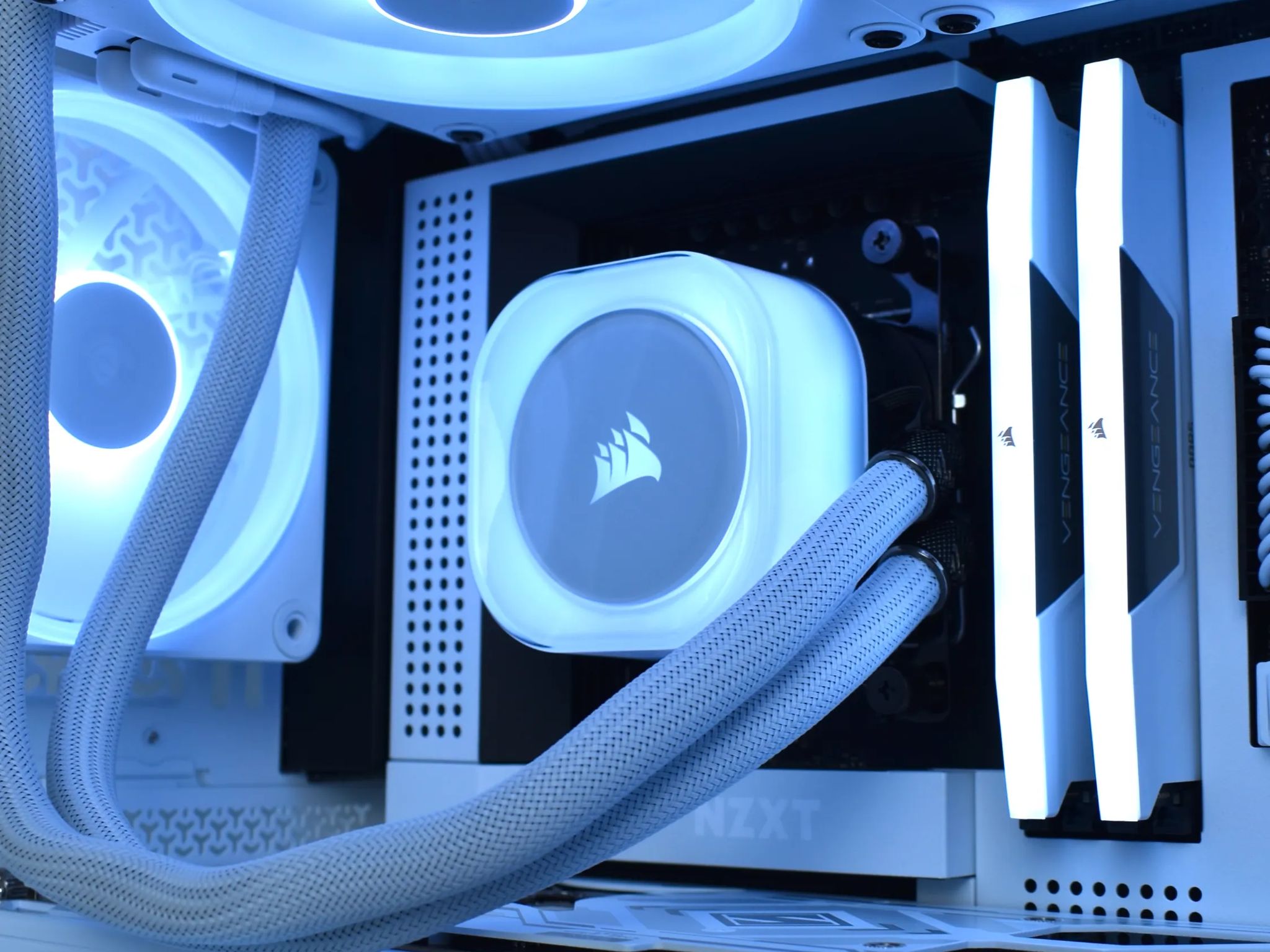 🌨️❄️BLIZZARD❄️🌨️ 1440p/4K Custom Gaming PC | Ryzen 9800X3D, RX 9070 XT, 2TB SSD, 32GB DDR5 |