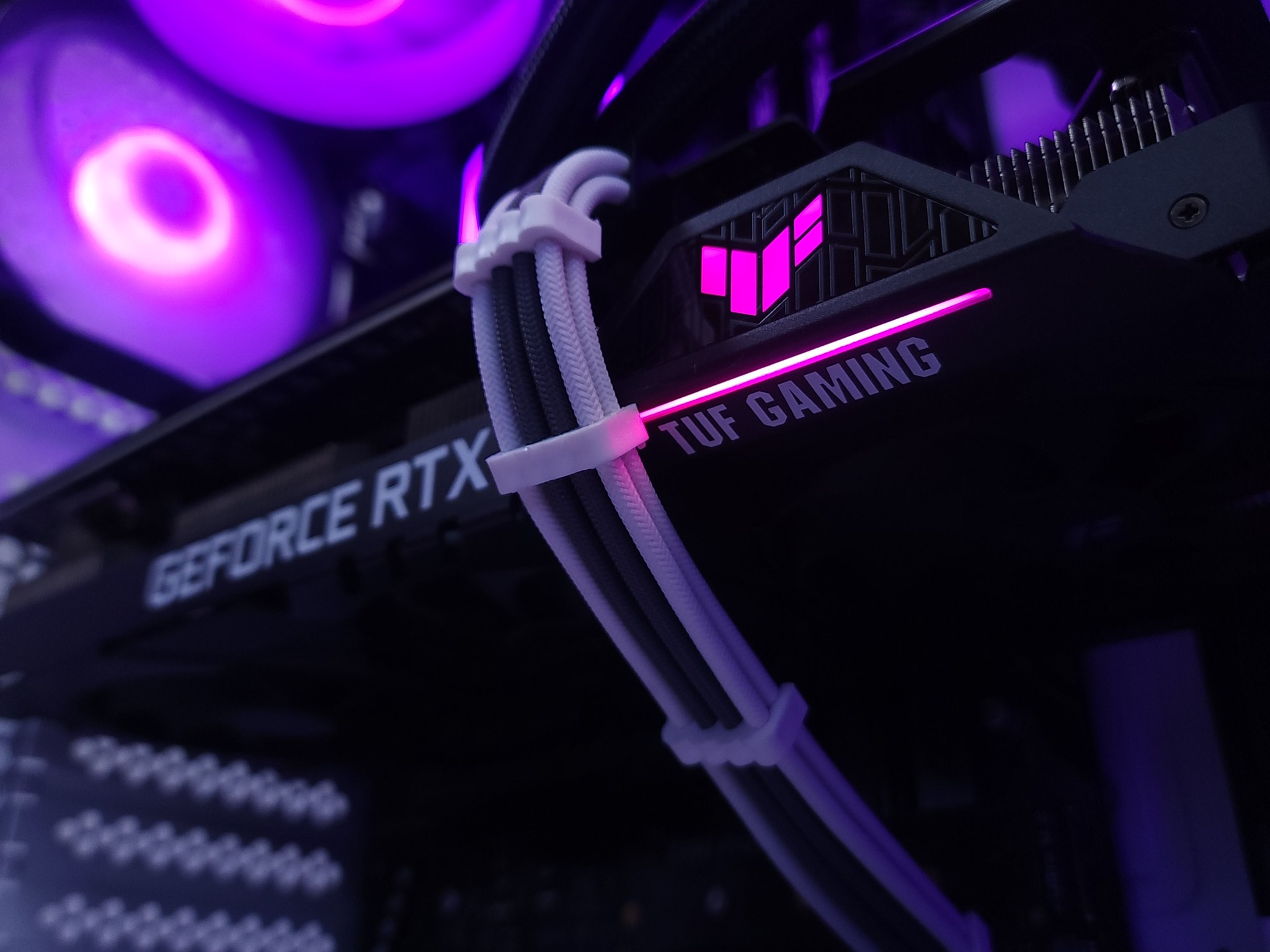 💜🤍RTX 3060Ti // Core i7 9700K // 16GB 3200MHz // 1TB NVMe Gen 3