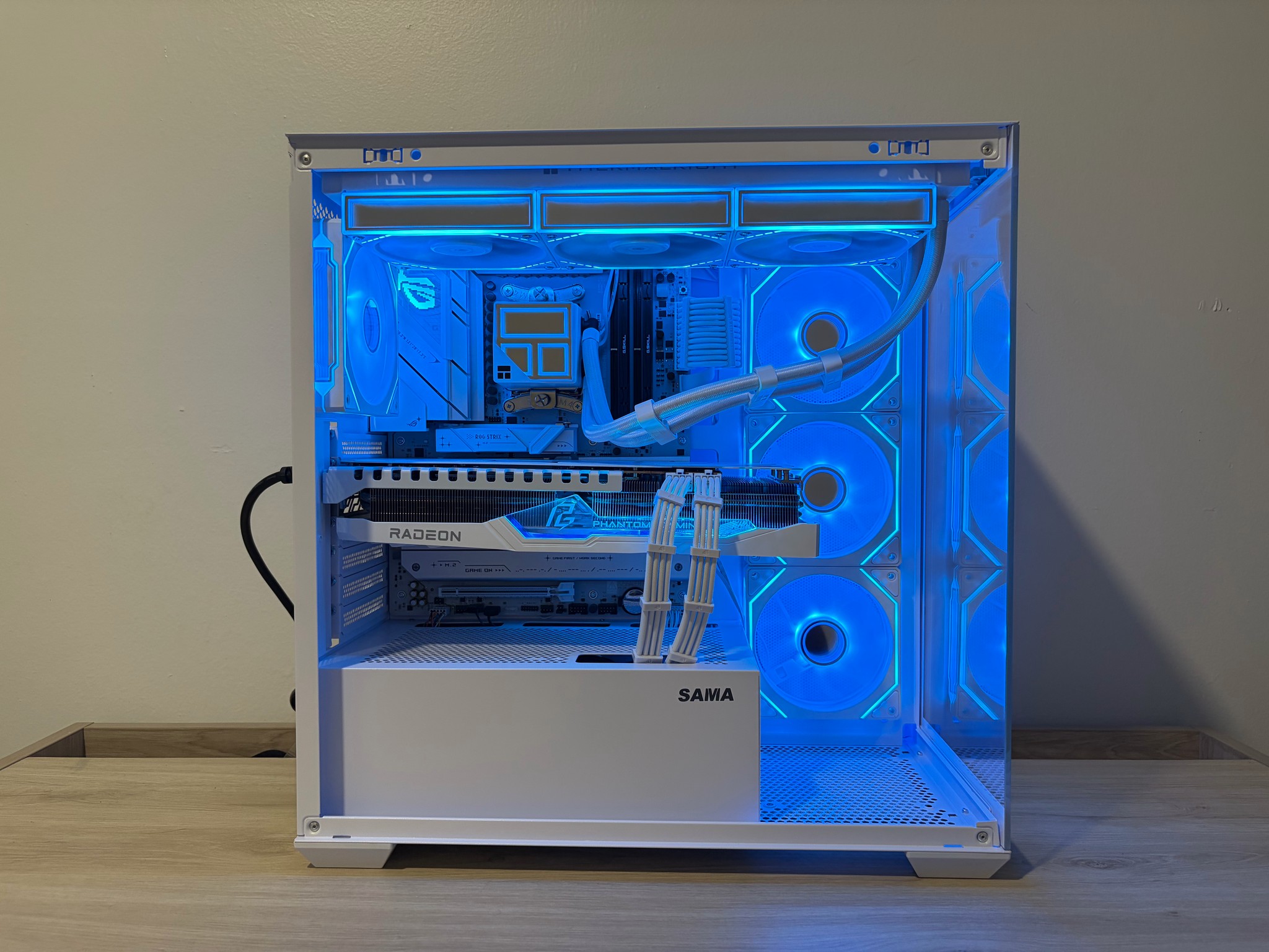 👻 Phantom 👻 Ryzen 5 9600X RX 7900 XT 20GB 32GB DDR5 1TB M.2 Win 11Pro Gaming PC