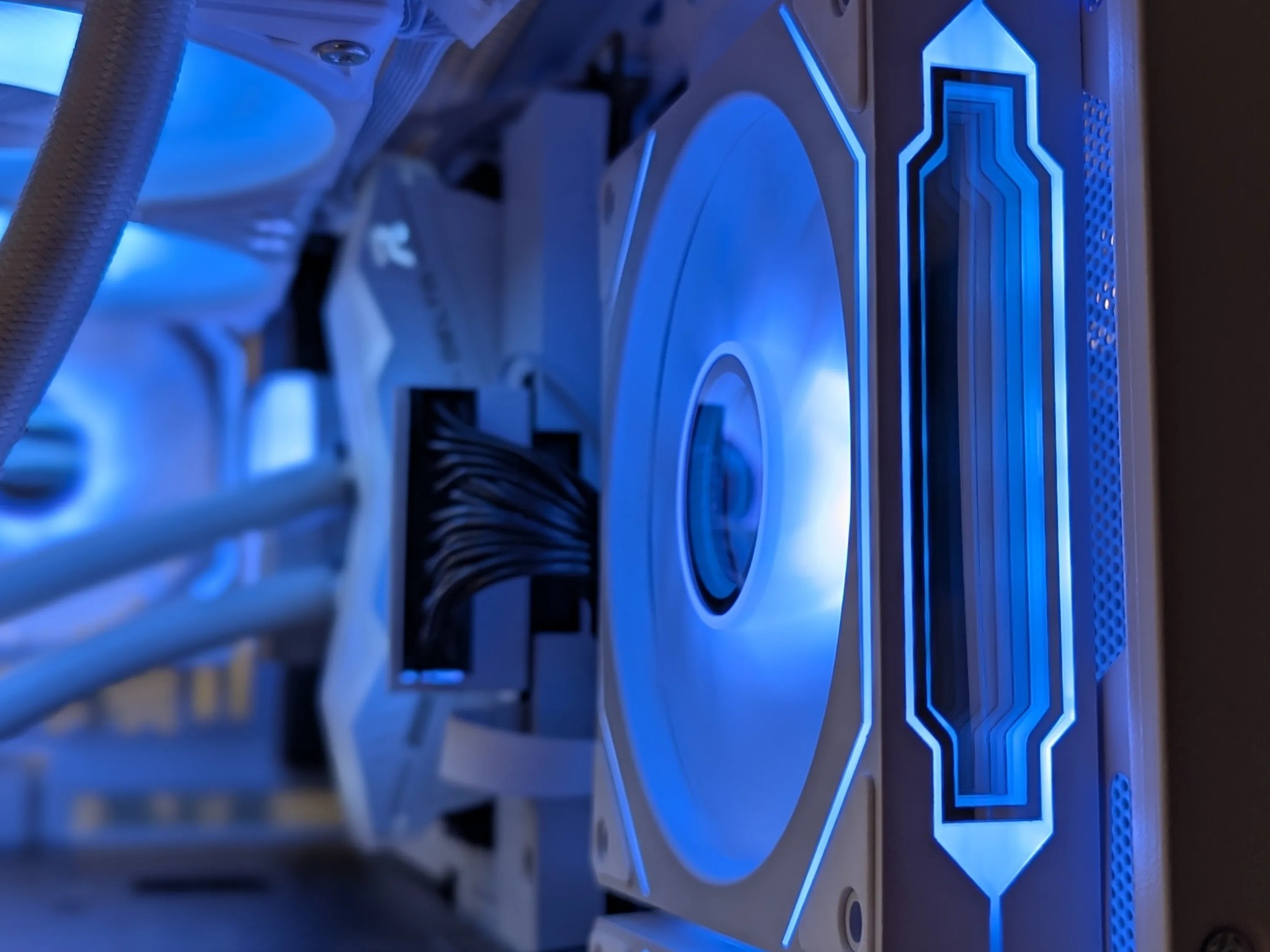 💀 Ghost – 4070 Gaming PC | 13600KF + 32GB DDR5 + NVMe Gen4 ⚡❄️