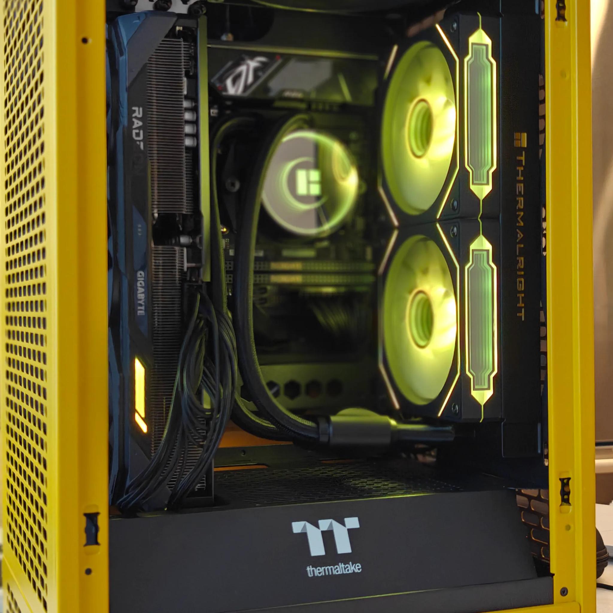 Mini ITX - 4K - 1440P - AMD Radeon RX 9070 XT - AMD Ryzen 7 7800X3D - 32 GB DDR5 RAM - 2 TB SSD