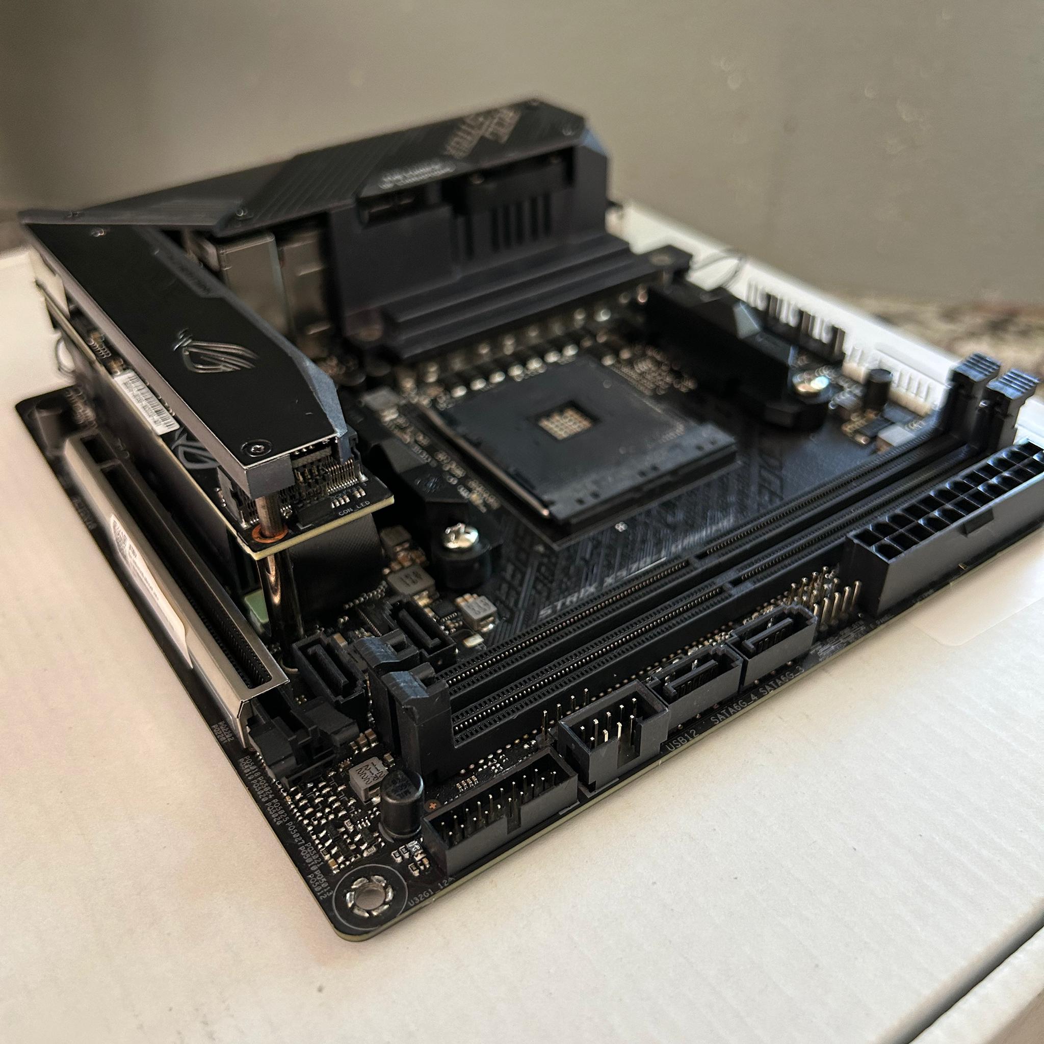 ASUS ROG Strix X570-I Gaming AM4 AMD X570 Mini ITX AMD Motherboard
