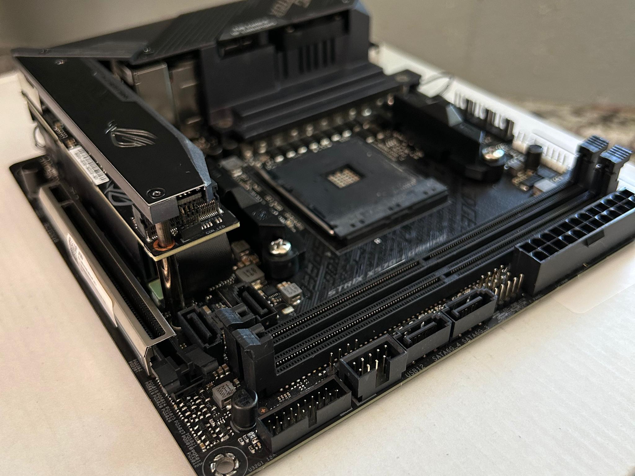 ASUS ROG Strix X570-I Gaming AM4 AMD X570 Mini ITX AMD Motherboard