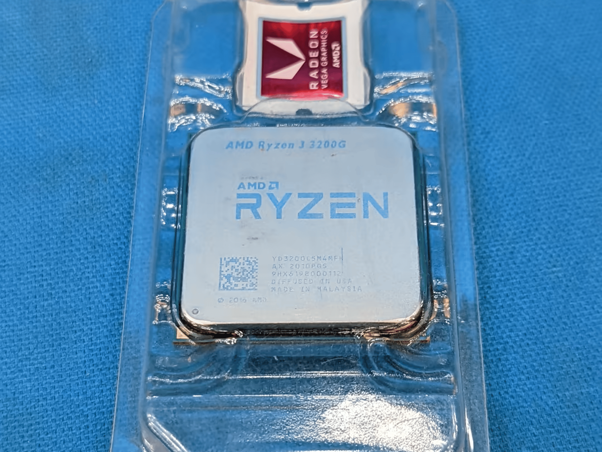 AMD Ryzen 3 3200G 3.6Ghz Quad Core APU with Radeon Graphics AM4 DDR4 - No Fan/Heatsink