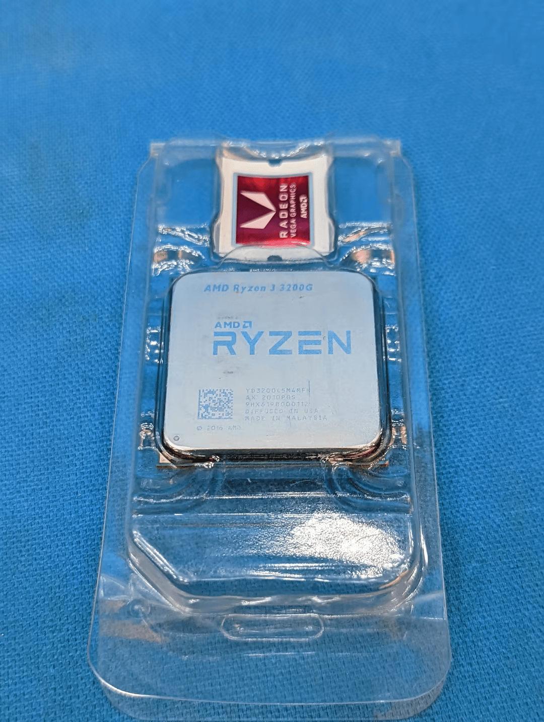 AMD Ryzen 3 3200G 3.6Ghz Quad Core APU with Radeon Graphics AM4 DDR4 - No Fan/Heatsink