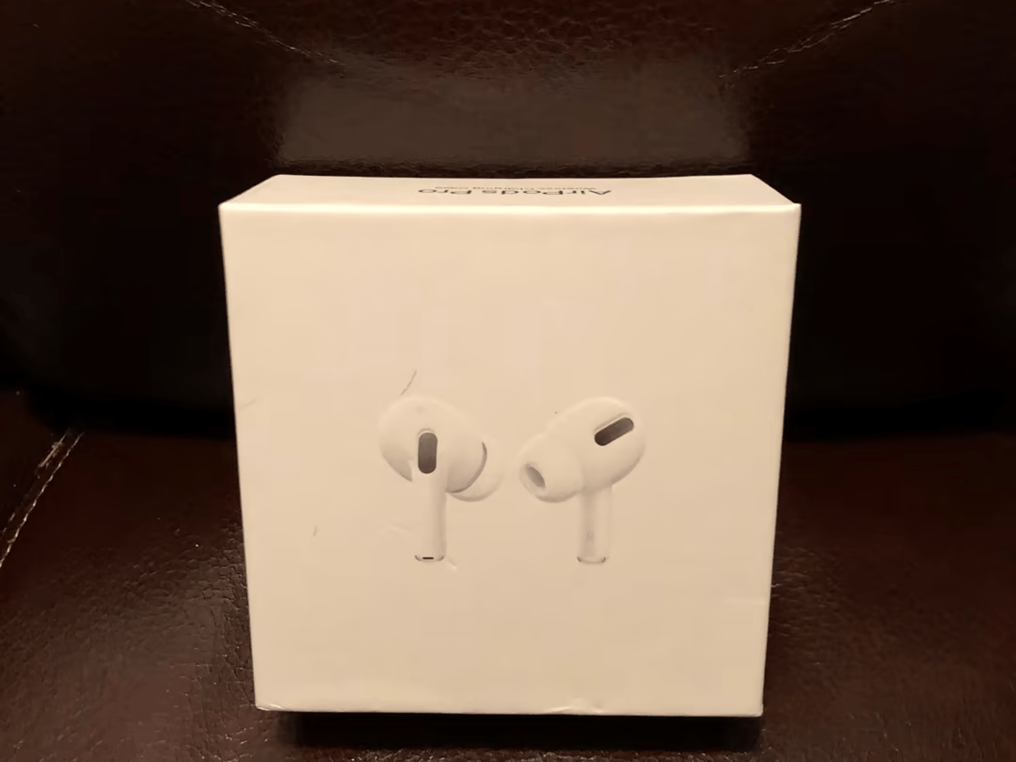 New Apple AirPods Pro w/ mag.case 