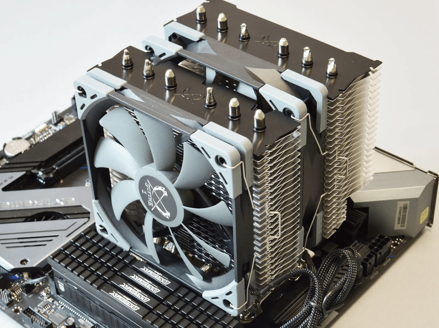 Scythe FUMA 2 (Rev.B) CPU Air Cooler, Dual Heatsink Towers and 2 x 120mm Fans, Black Top Cover