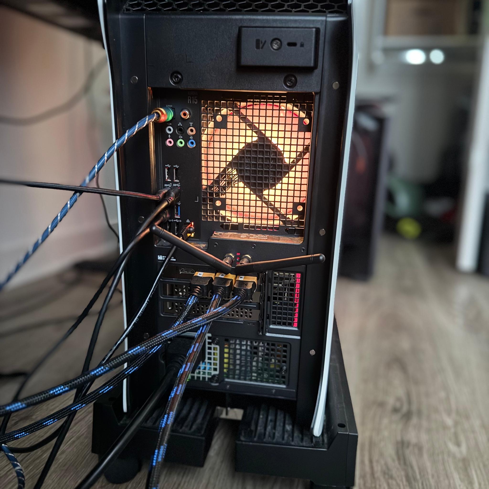 GeForce RTX 4090 Alienware R15 Gaming PC - Core i9-13900KF