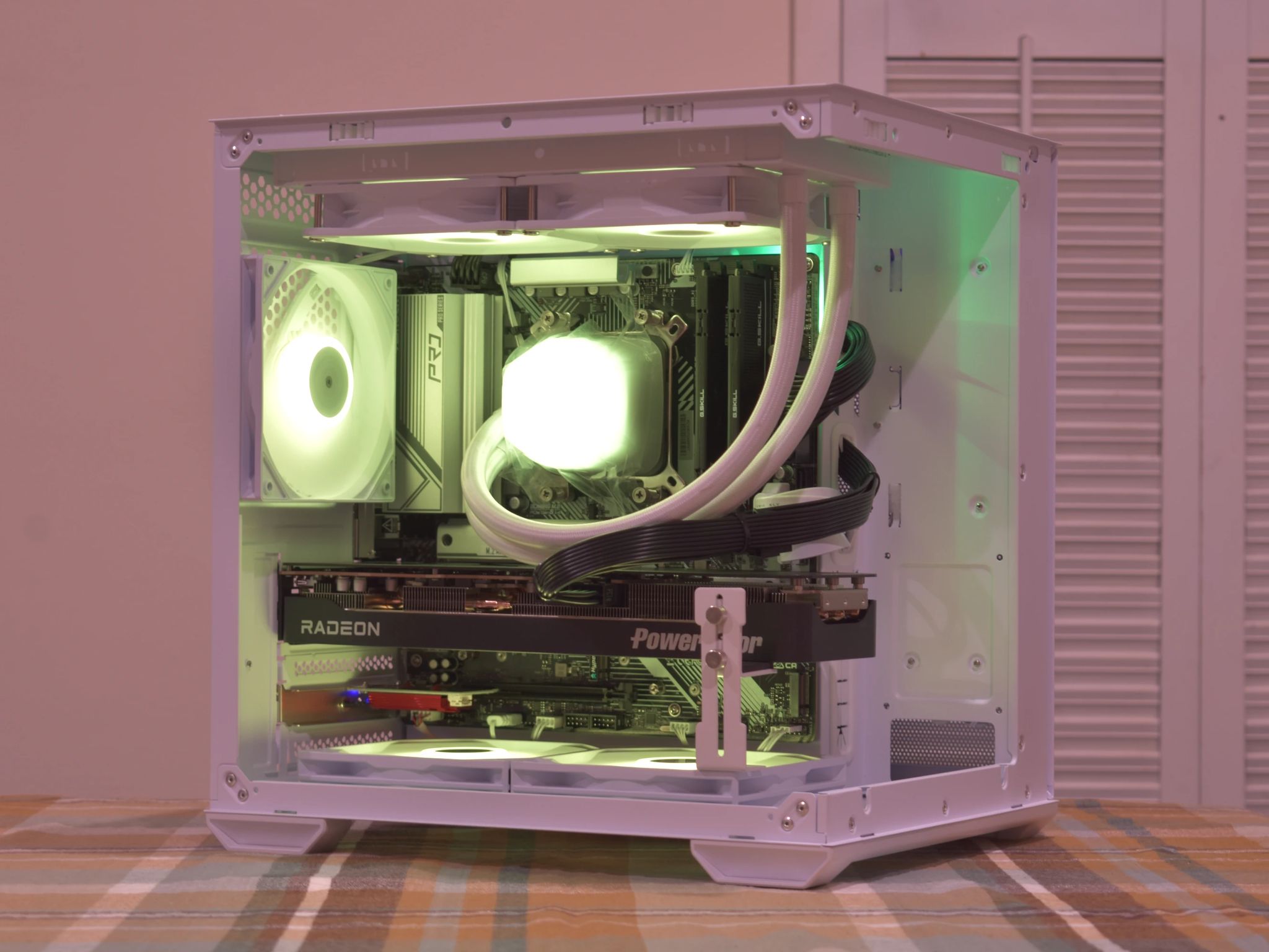 🚀Performance Gamer🚀 Ryzen 5 9600X | AMD RX 9070 16GB | 32GB DDR5 | 2TB nVME SSD | White RGB+Wifi