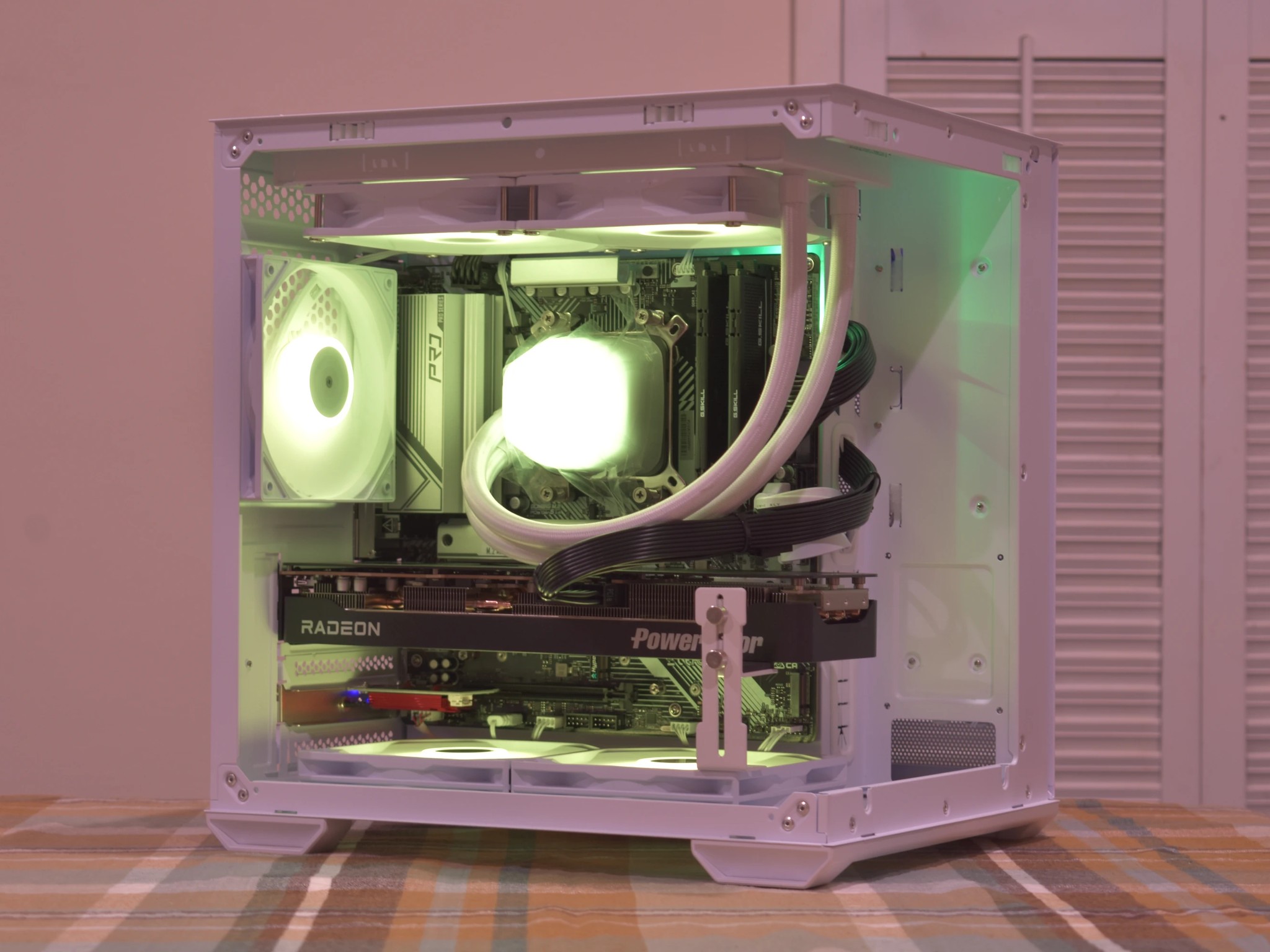 🚀Performance Gamer🚀 Ryzen 5 9600X | AMD RX 9070 16GB | 32GB DDR5 | 2TB nVME SSD | White RGB+Wifi