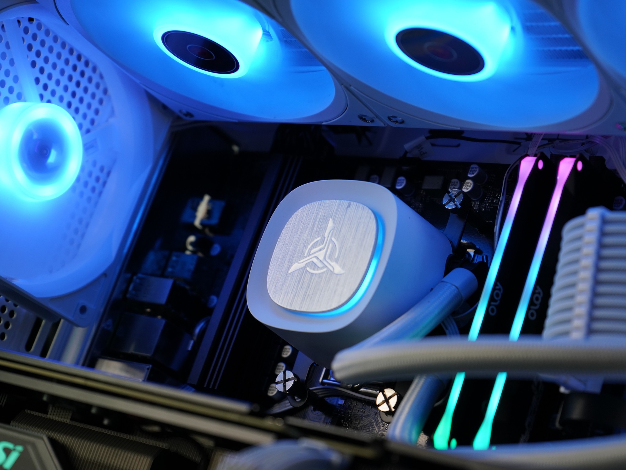 🤍✨💎 AETHERIS - RTX 4070TI | Ryzen 9 | 32GB DDR5 | 2TB M.2 NVME SSD 💎✨🤍