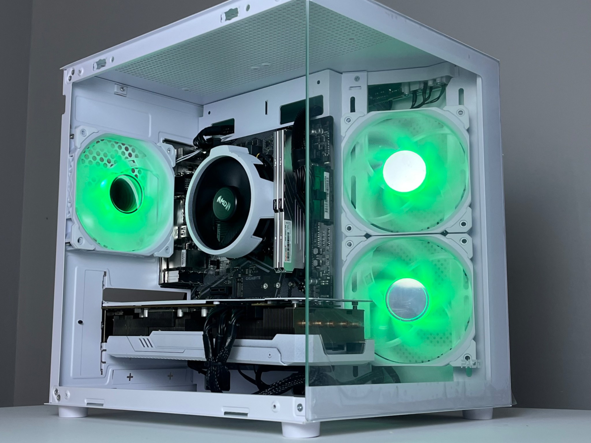 ❄️STARLIGHT ALL WHITE CUTOM GAMING PC RX 5700XT❄️