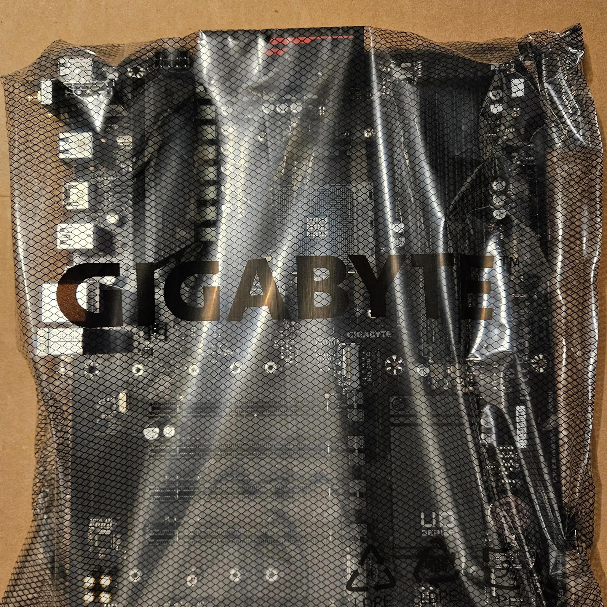 Gigabyte B550 UC AD Wifi AM4 - New