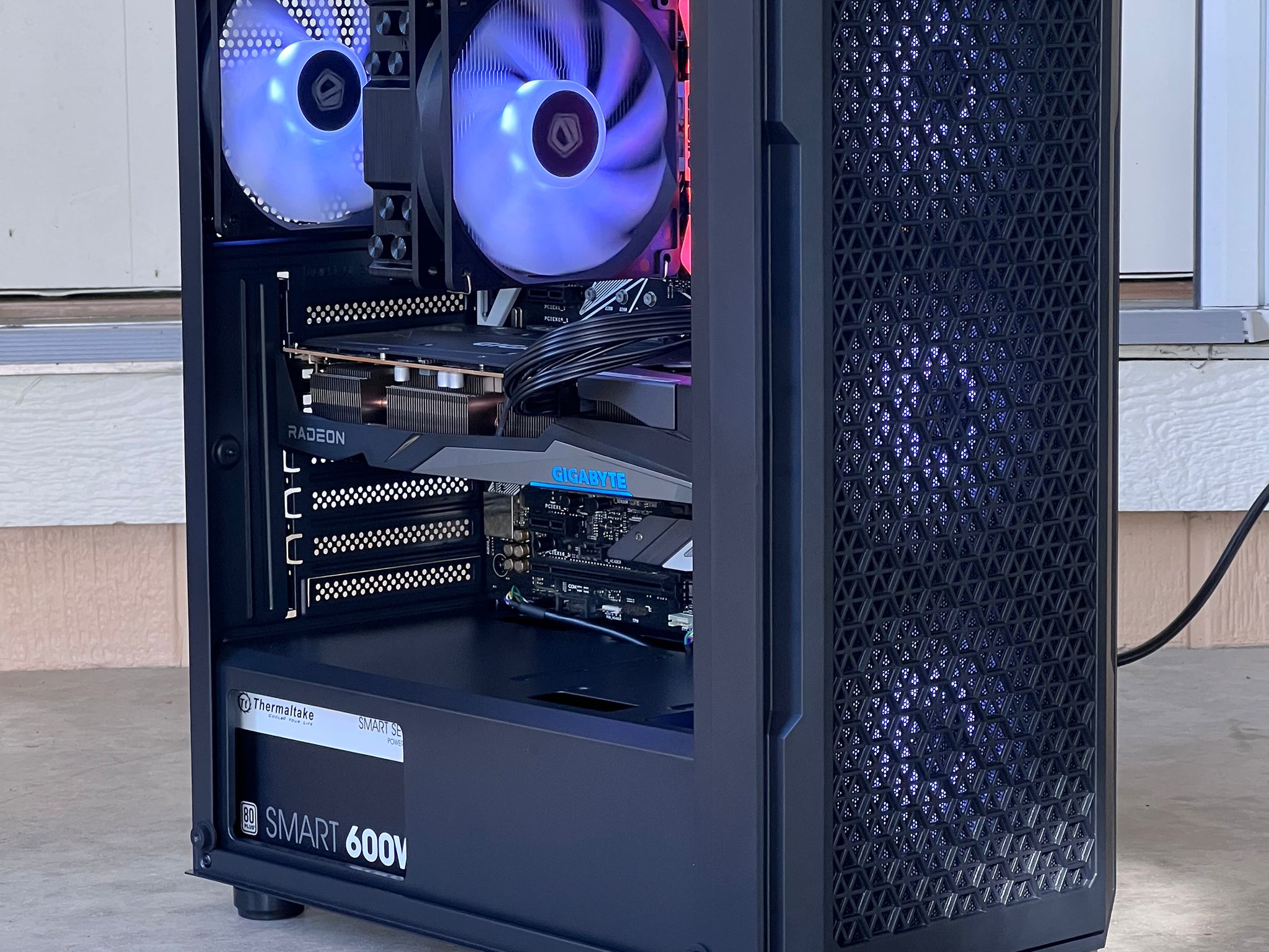🖤Big black⬛️Rx 7600, i7 8700k, 32GB ram
