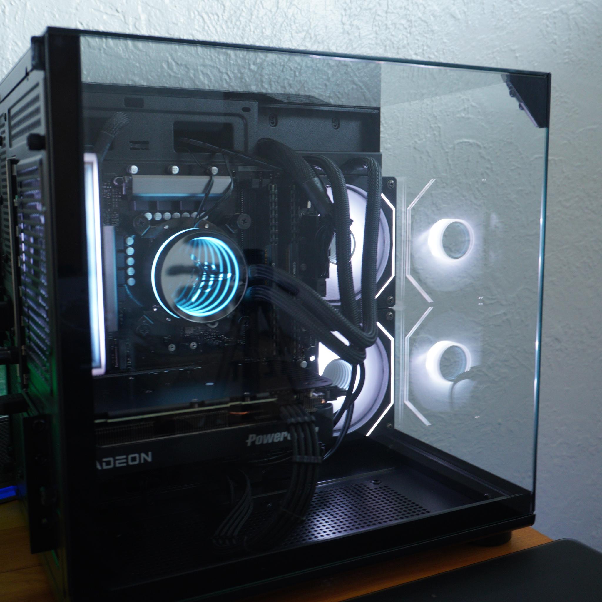 RX 9060XT 16 BLACKOUT GAMING PC