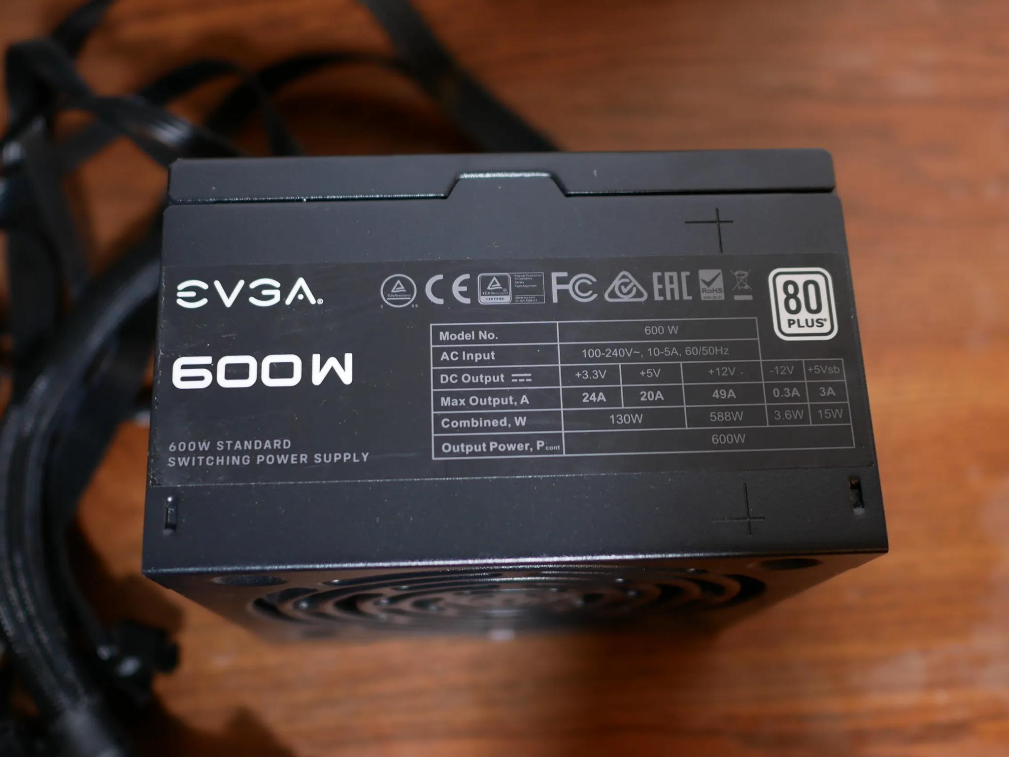 EVGA 600 W1, 80+ WHITE 600W, Power Supply 100-W1-0600-K1