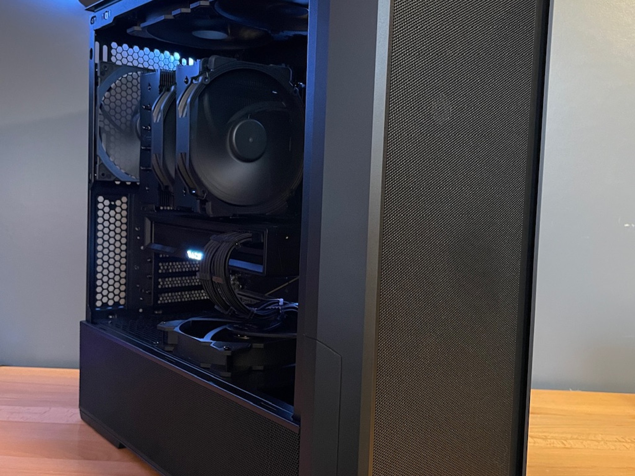 🥷5800X3D Gaming PC | 6950 XT, 32GB 4000MHz, 2TB SSD, Windows 11 Pro