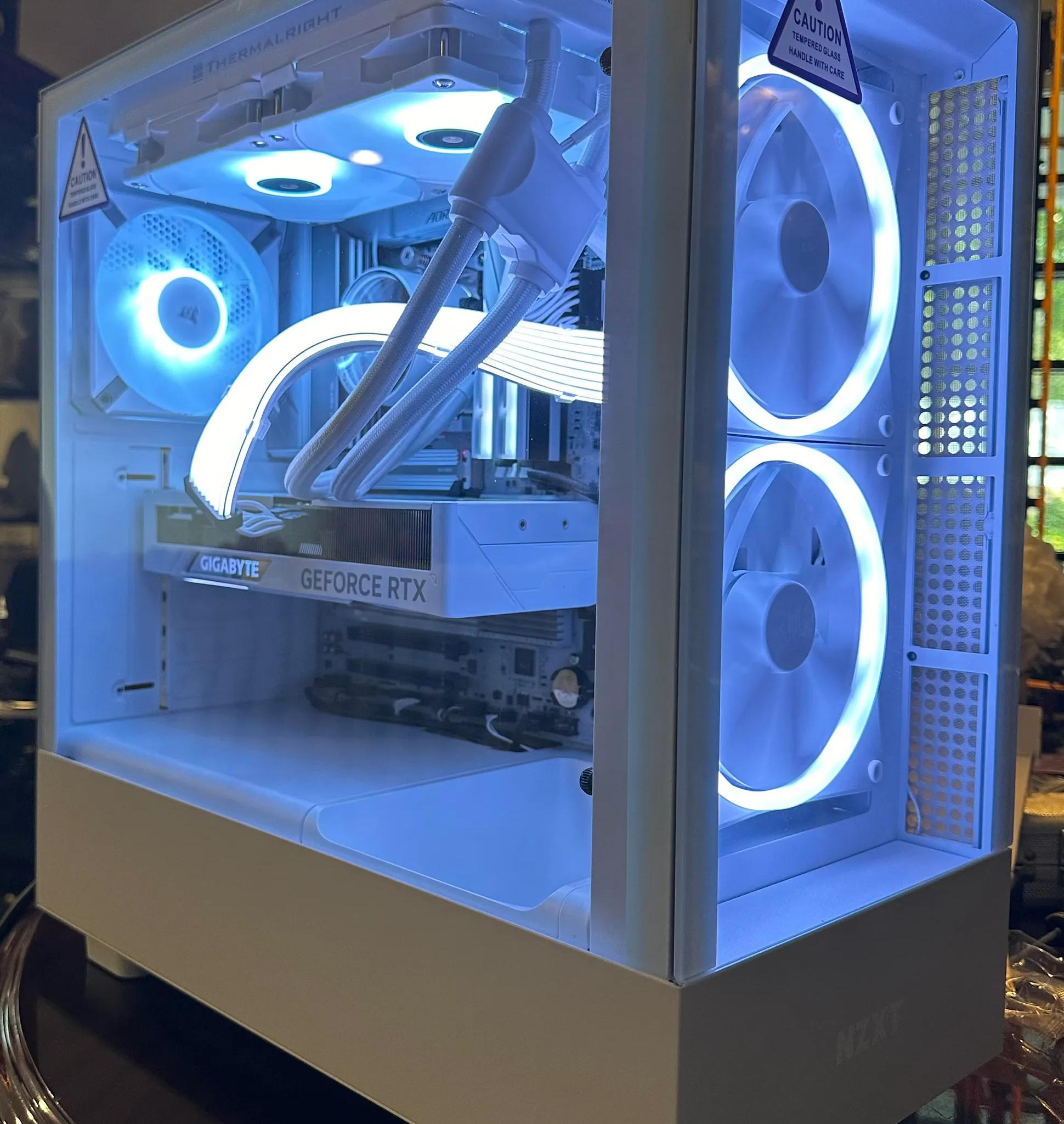 🧊White out🧊 4070 super, Ryzen 5 7600x, 32 Gb Ddr5 6000 MHz, 1 tb nvme ssd. PRICED TO SELL!