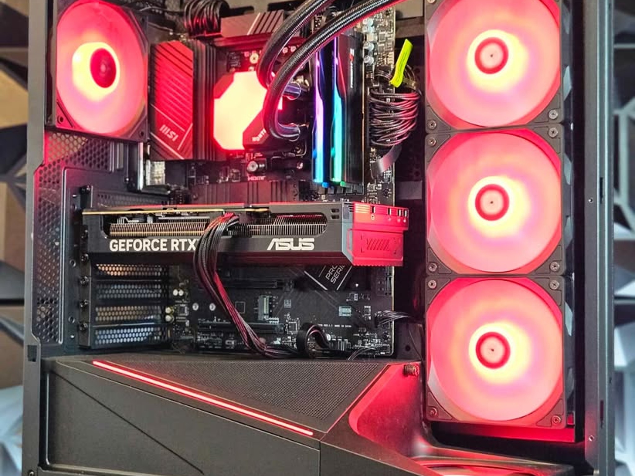 ⚪⚫️Stealth⚫️⚪ Gaming PC ( Ryzen 7 + RTX 4070 Super)