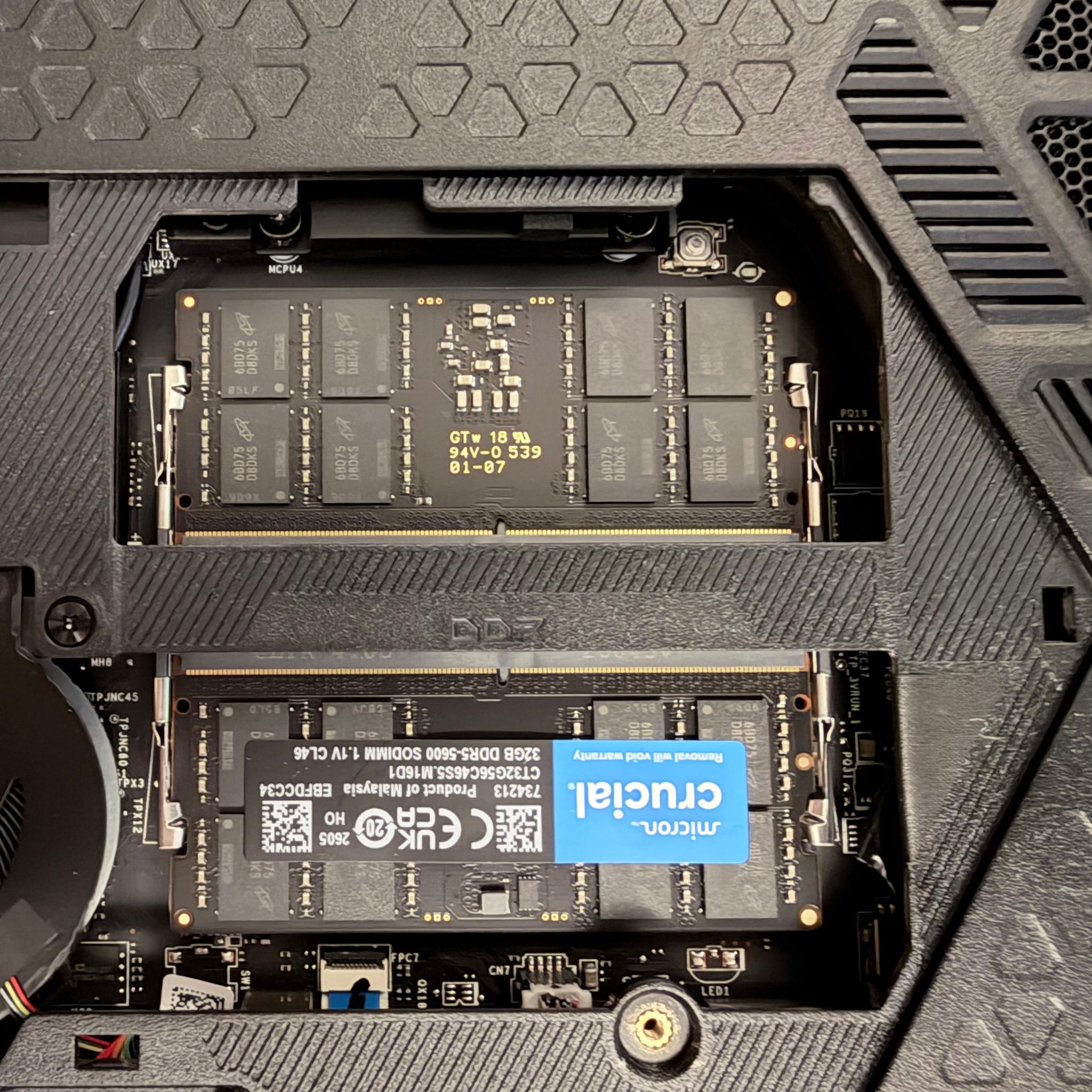 Like NEW MSI Raider 16 Max - Core Ultra 9 290HX Plus, 1TB & 4TB NVMe Gen4, 64GB DDR5-5600, RTX 5090